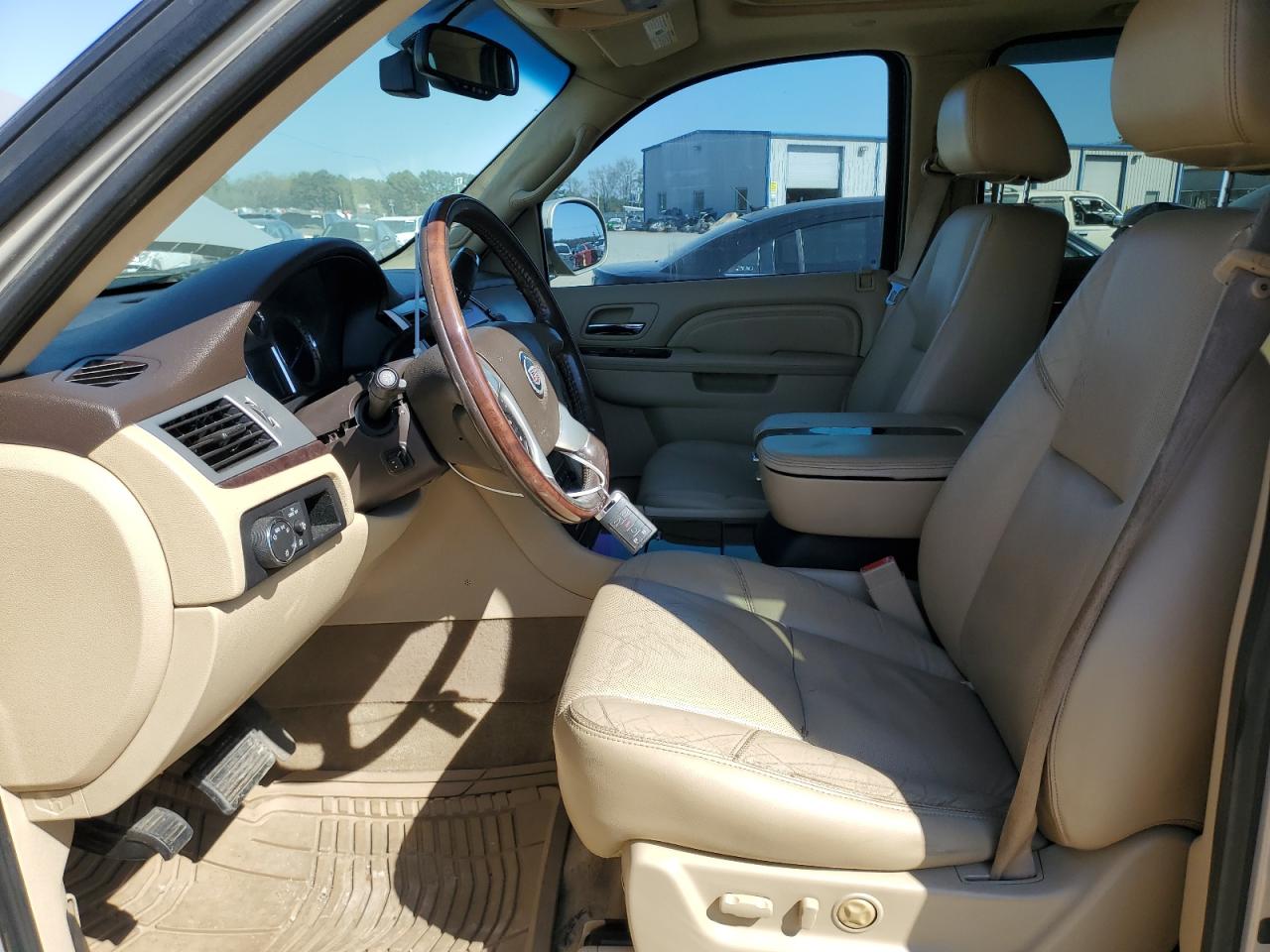 Photo 6 VIN: 1GYUKCEF9AR264626 - CADILLAC ESCALADE 