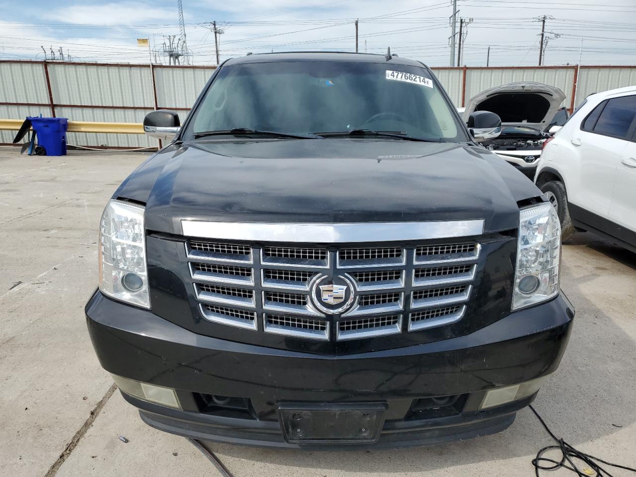 Photo 4 VIN: 1GYUKCEF9AR281085 - CADILLAC ESCALADE 