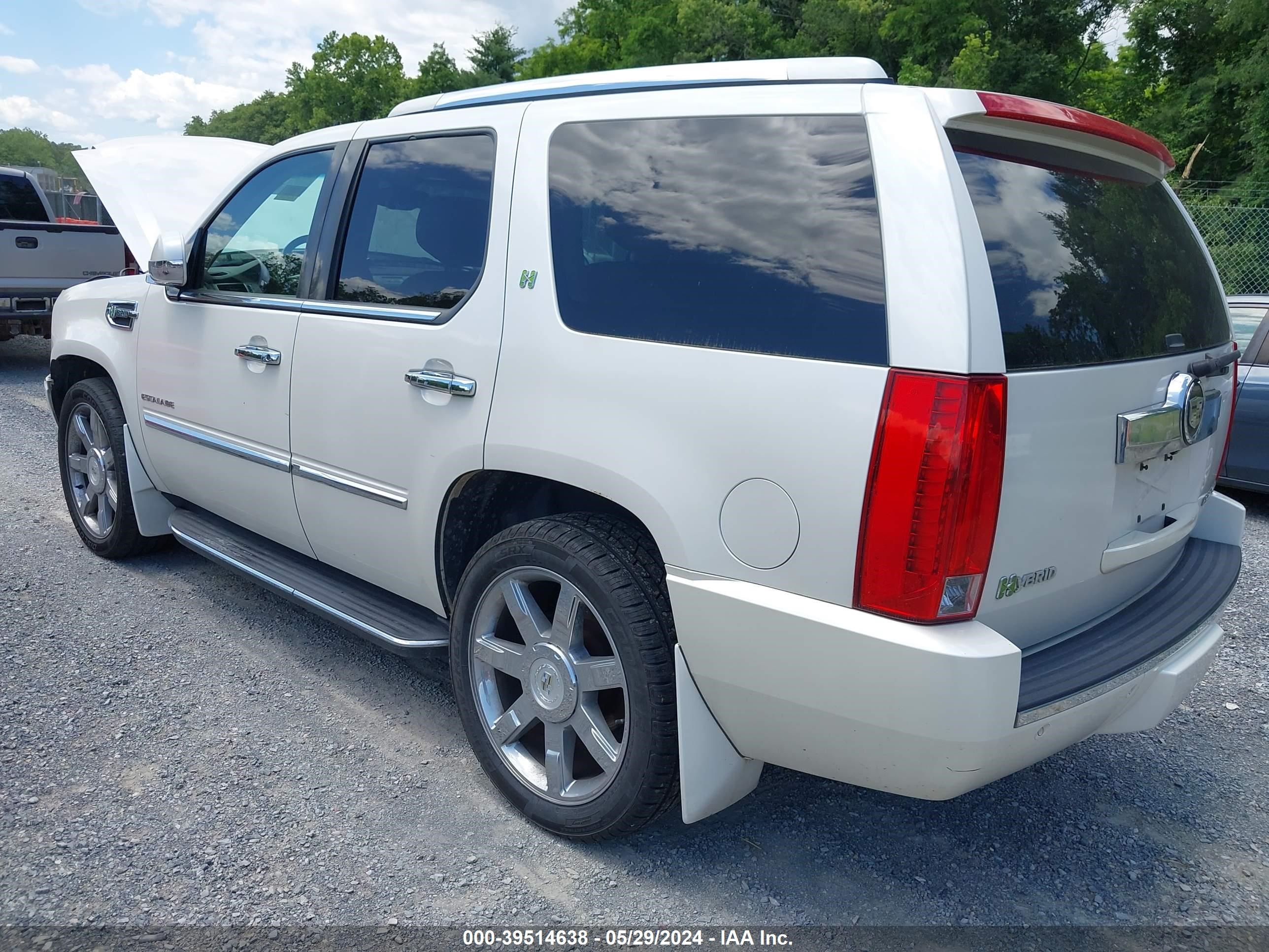 Photo 2 VIN: 1GYUKEEJ9AR181651 - CADILLAC ESCALADE 