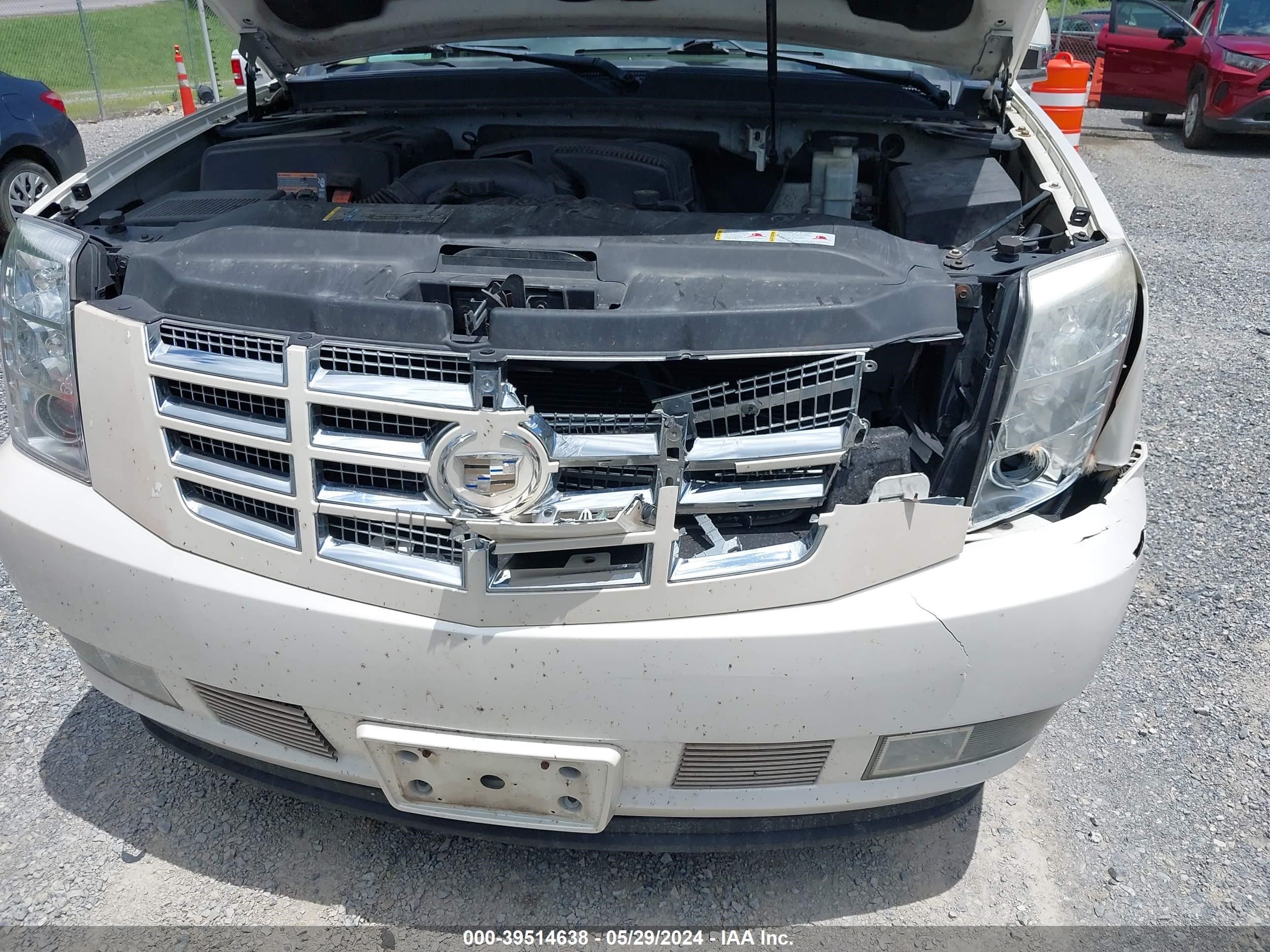 Photo 5 VIN: 1GYUKEEJ9AR181651 - CADILLAC ESCALADE 