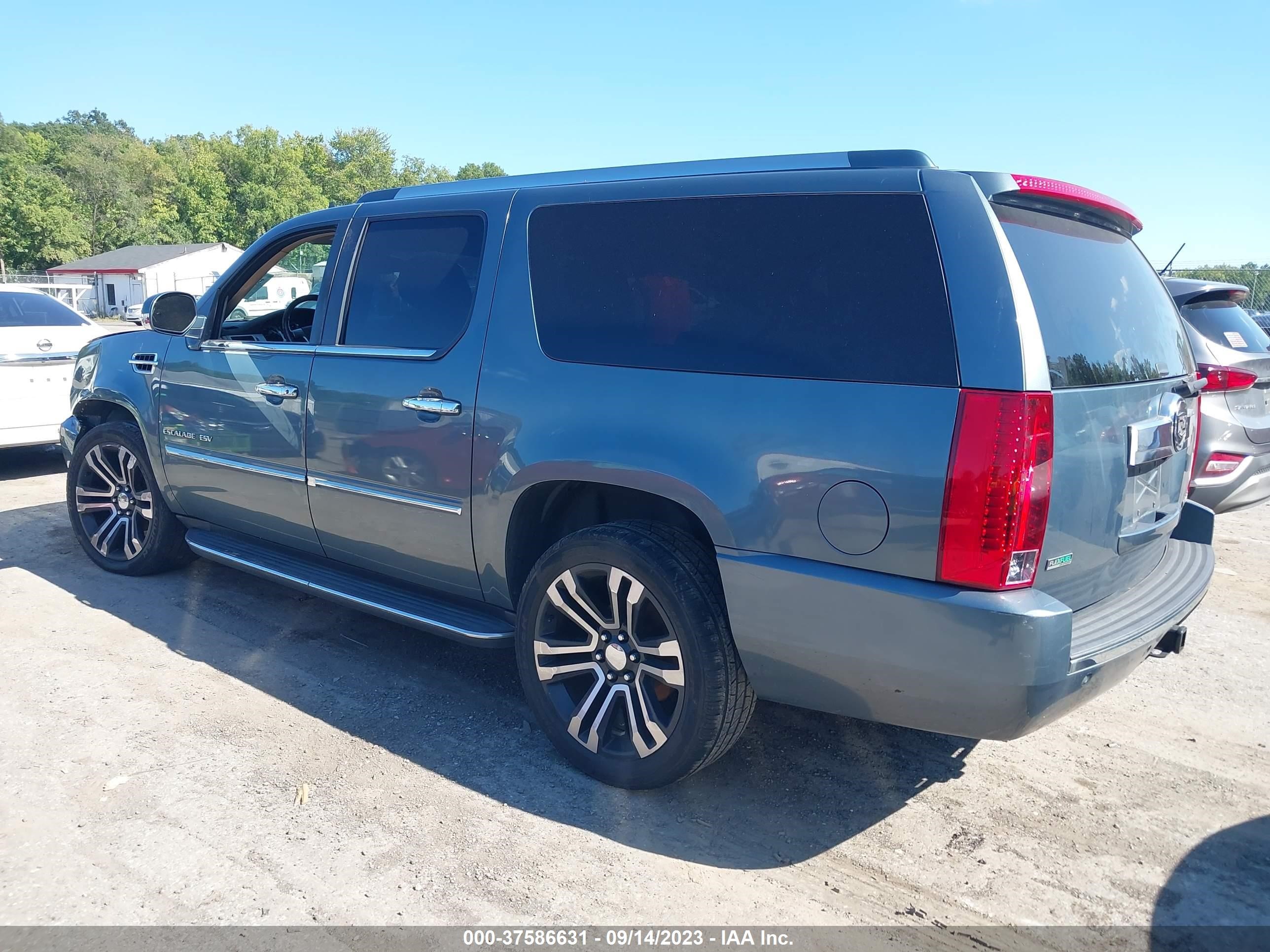 Photo 2 VIN: 1GYUKHEF6AR233489 - CADILLAC ESCALADE 