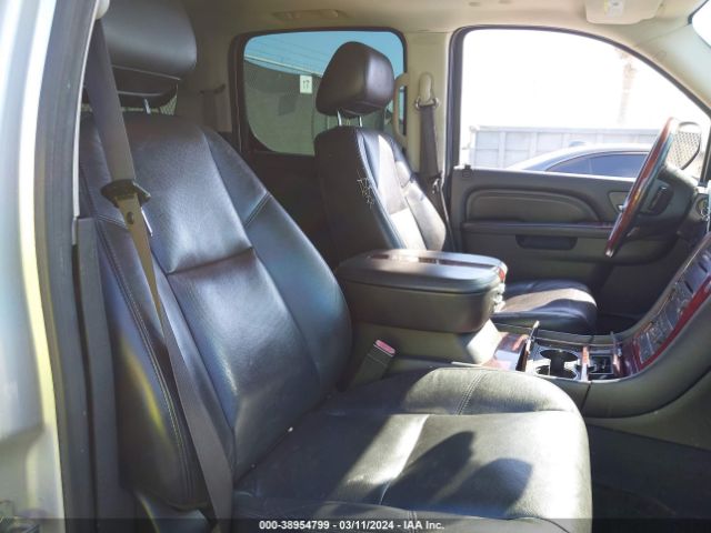 Photo 4 VIN: 1GYUKJEFXAR279169 - CADILLAC ESCALADE ESV 