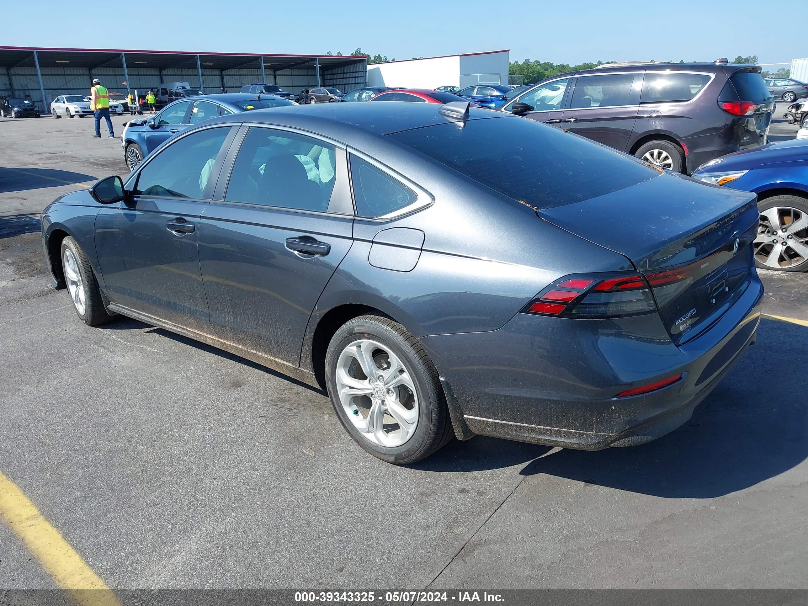 Photo 2 VIN: 1H6CY1FZXRA034637 - HONDA ACCORD 