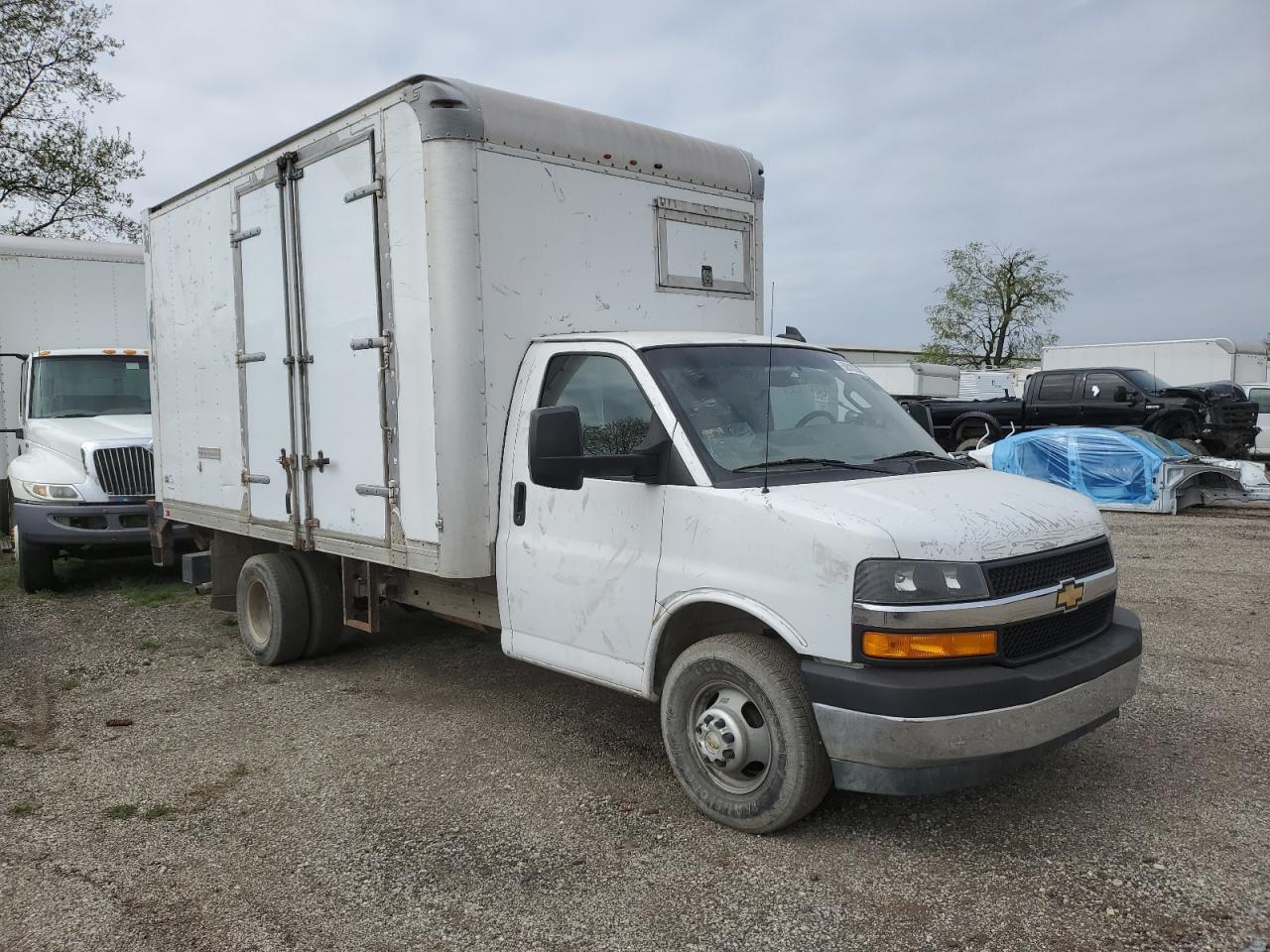 Photo 3 VIN: 1HA6GUCG5JN001506 - CHEVROLET EXPRESS 