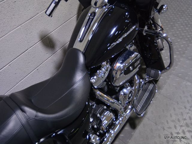 Photo 7 VIN: 1HD1KHC16JB653731 - HARLEY-DAVIDSON FLTRX 