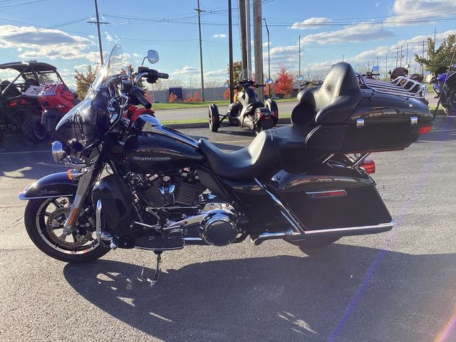 Photo 4 VIN: 1HD1KKD17JB669030 - HARLEY-DAVIDSON FLHTKL 