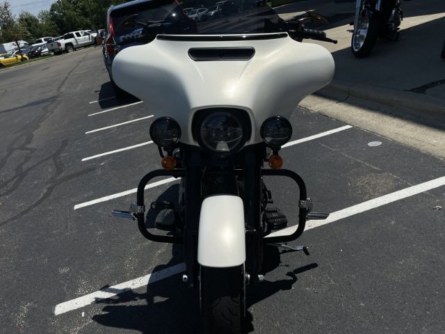 Photo 9 VIN: 1HD1KRC15JB644489 - HARLEY-DAVIDSON FLHXS 