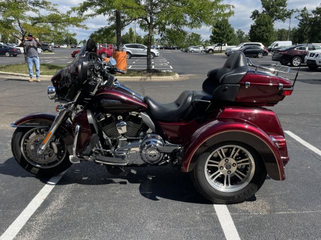 Photo 2 VIN: 1HD1MAL12EB850595 - HARLEY-DAVIDSON FLHTCUTG 