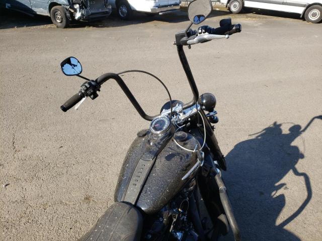 Photo 4 VIN: 1HD1YAJ61KB057920 - HARLEY-DAVIDSON FLHC 