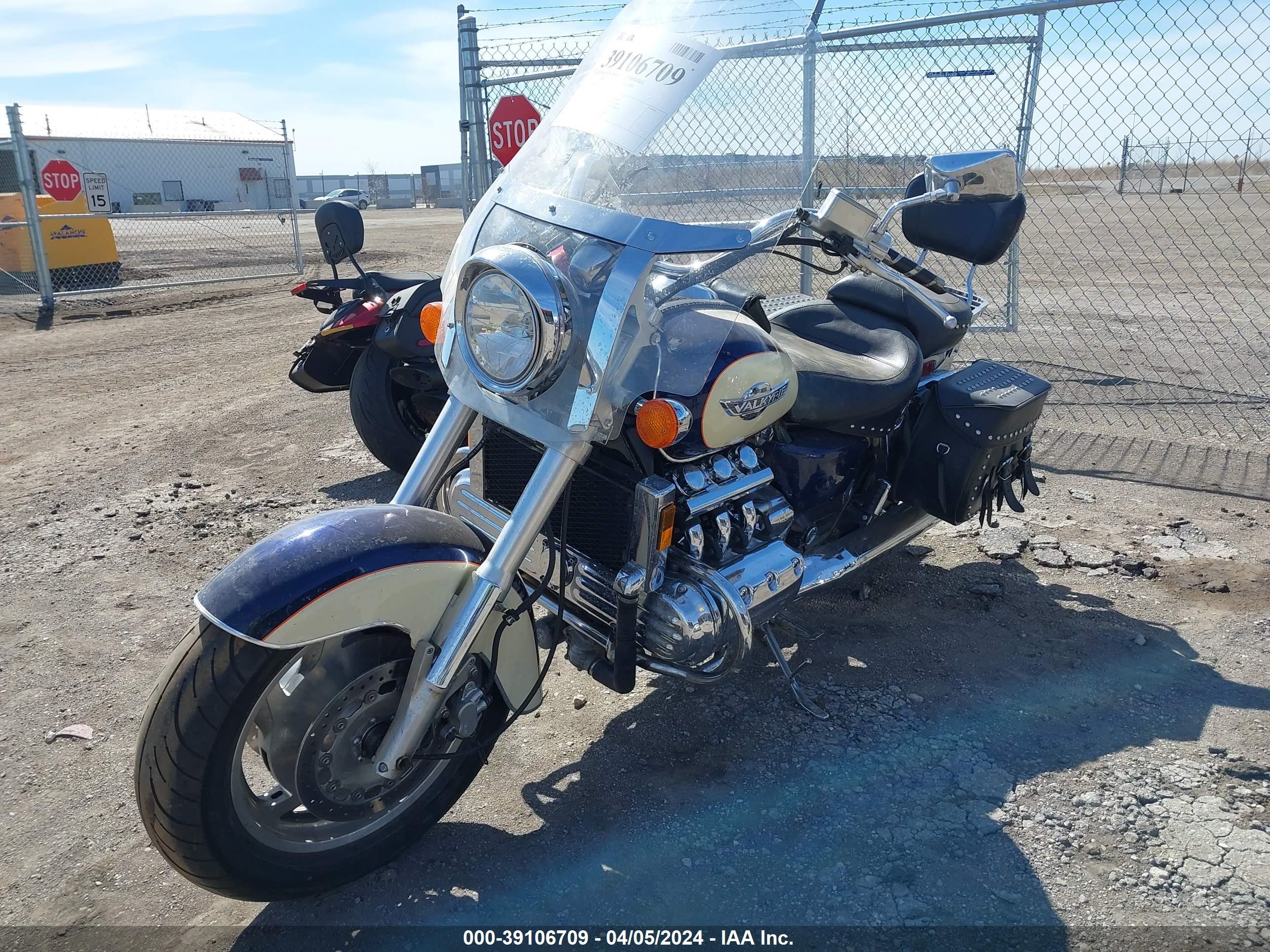 Photo 1 VIN: 1HFSC3406WA103718 - HONDA NULL 