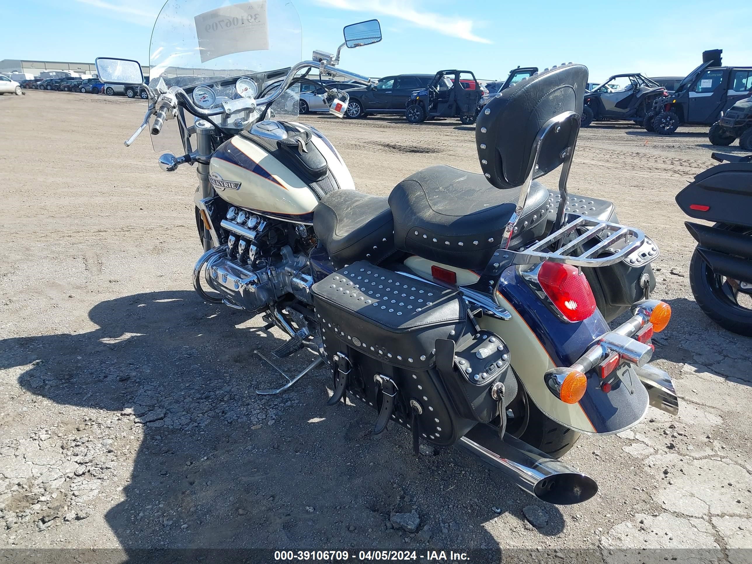 Photo 2 VIN: 1HFSC3406WA103718 - HONDA NULL 