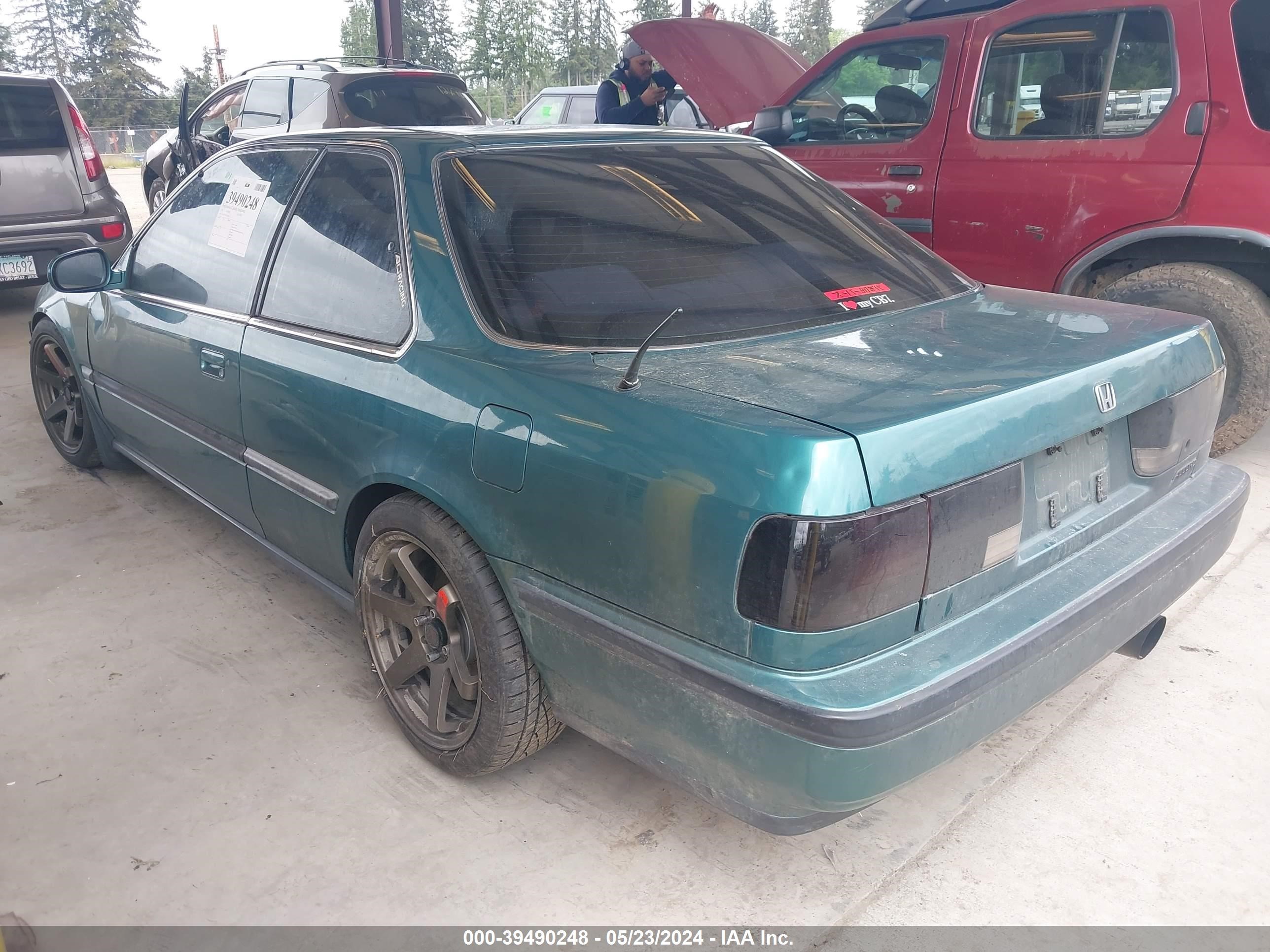 Photo 2 VIN: 1HGCB7174NA025188 - HONDA ACCORD 