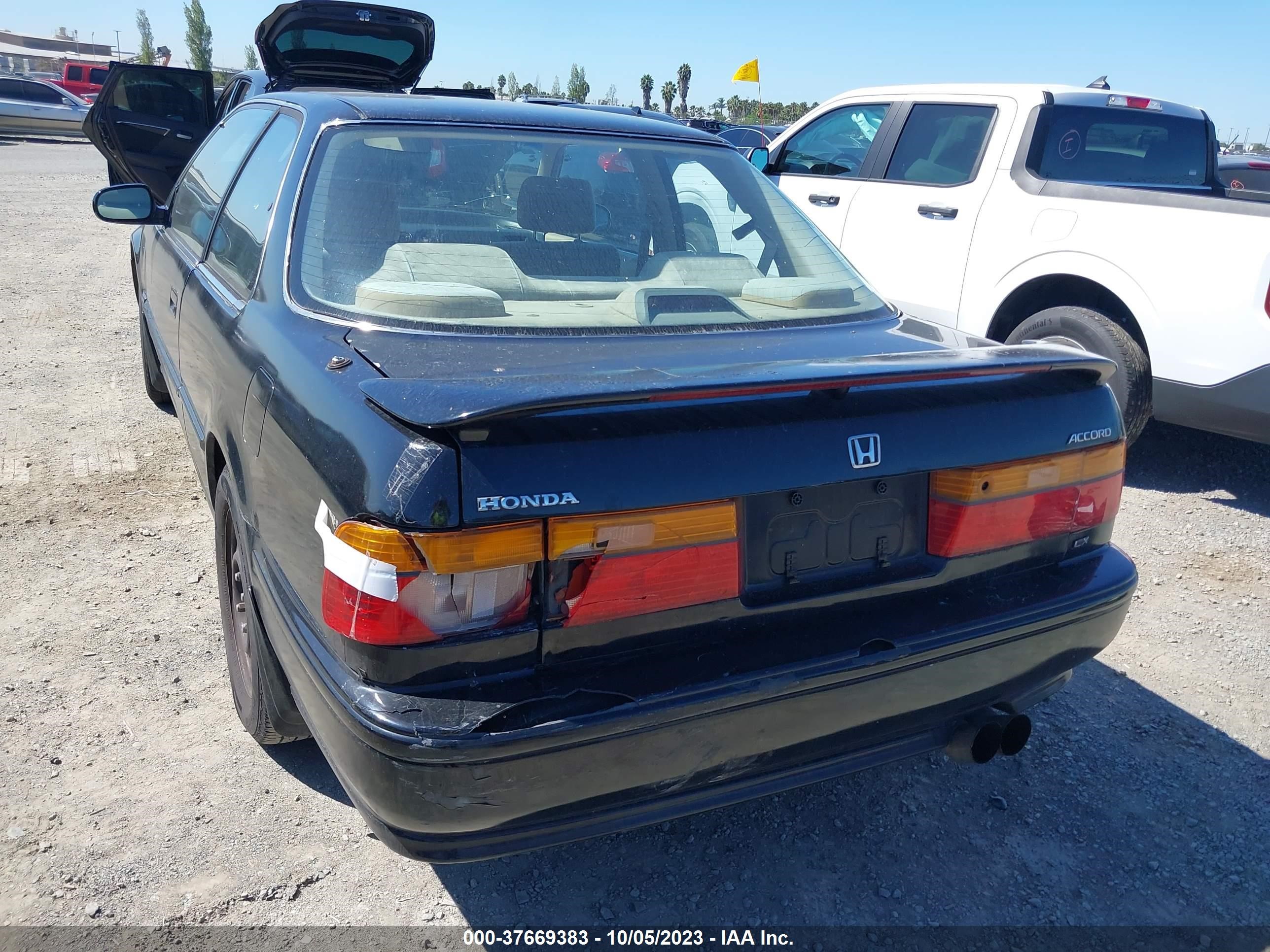 Photo 5 VIN: 1HGCB7174NA065223 - HONDA ACCORD 