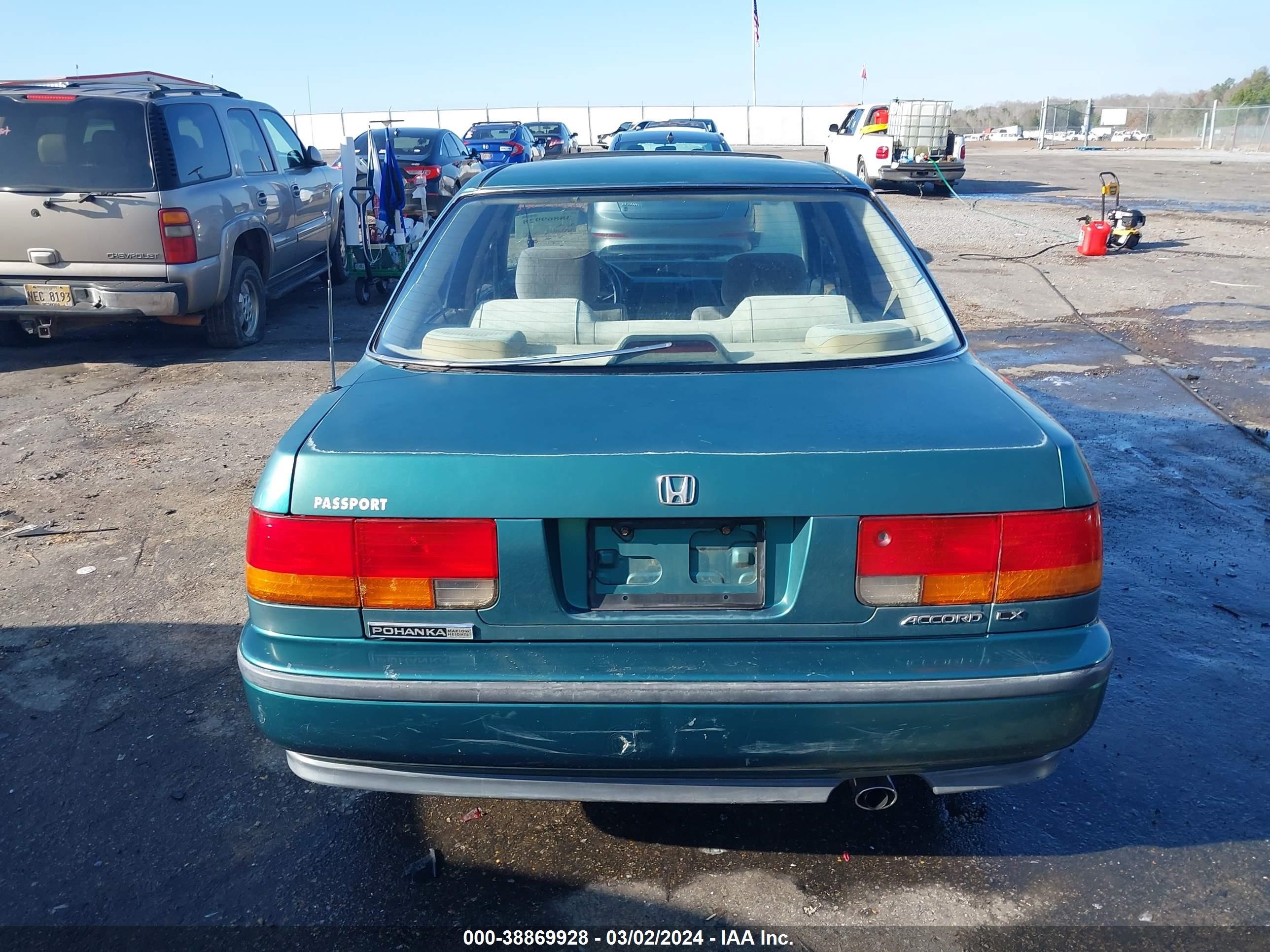 Photo 16 VIN: 1HGCB7656PA004868 - HONDA ACCORD 