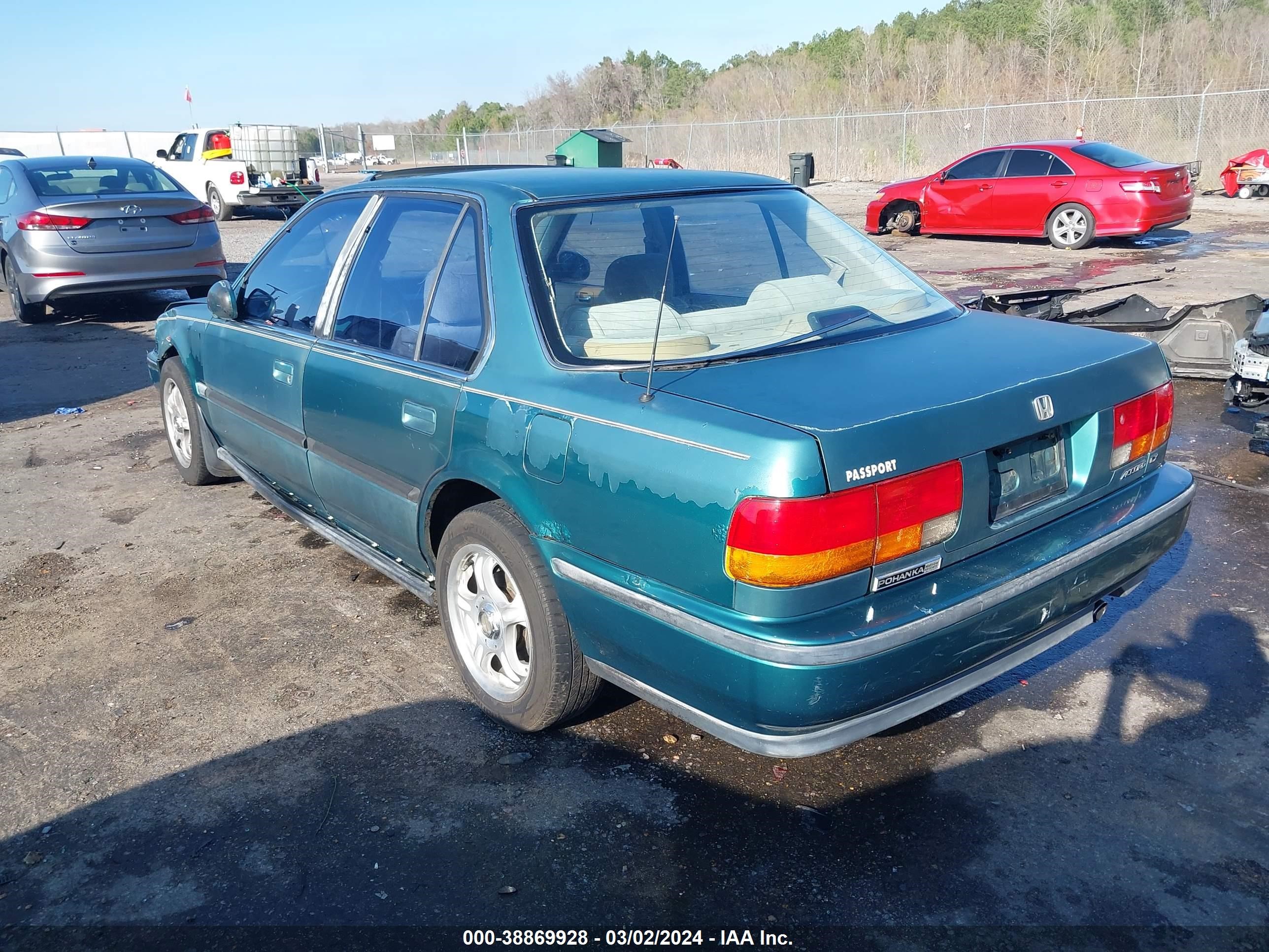 Photo 2 VIN: 1HGCB7656PA004868 - HONDA ACCORD 