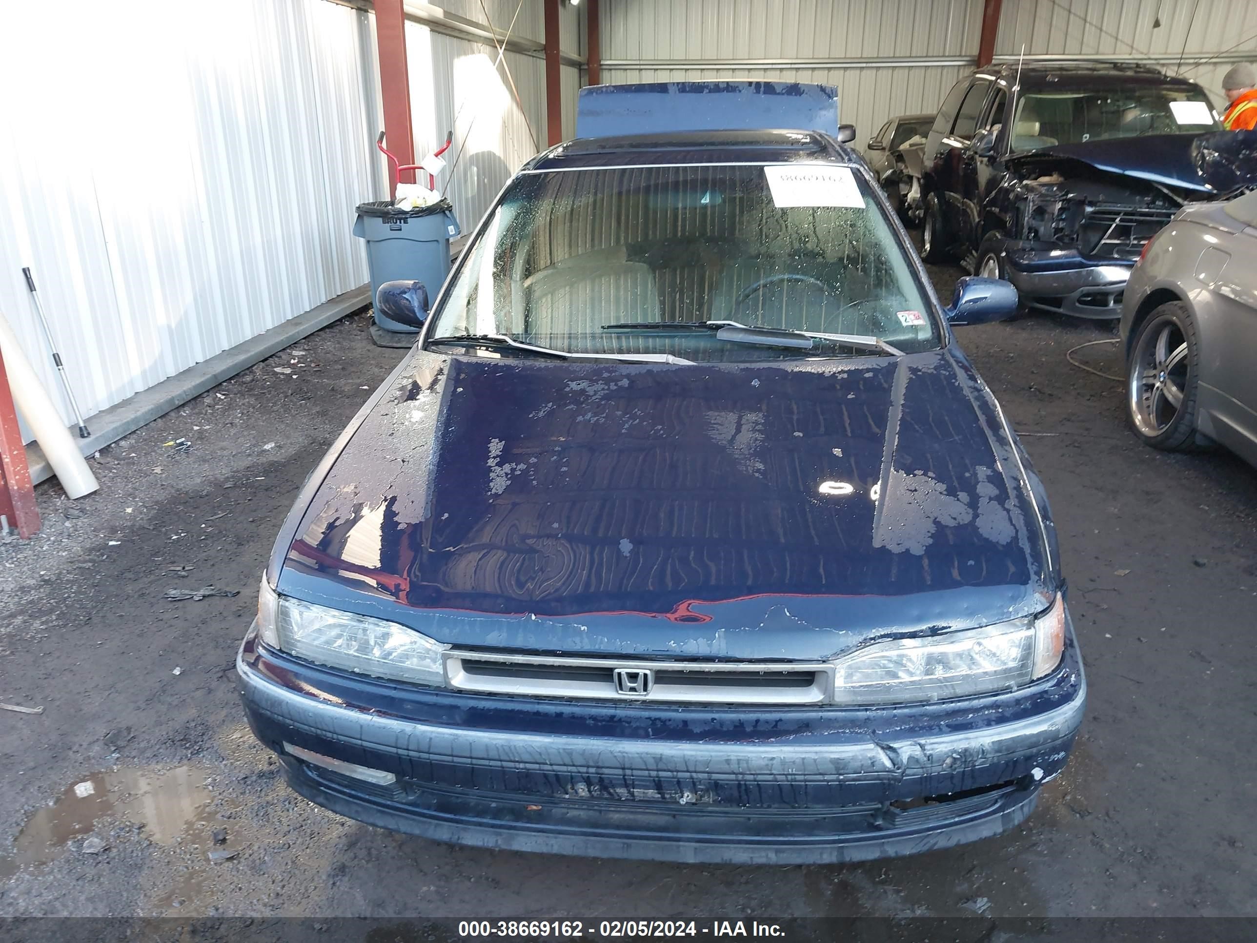 Photo 11 VIN: 1HGCB7661LA066343 - HONDA ACCORD 