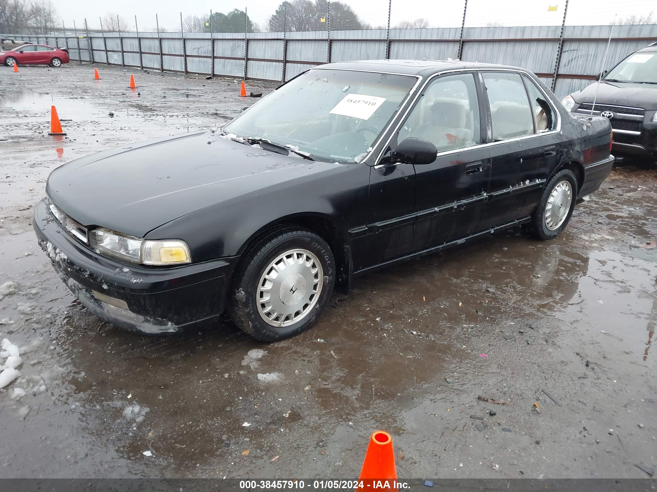 Photo 1 VIN: 1HGCB766XMA173683 - HONDA ACCORD 