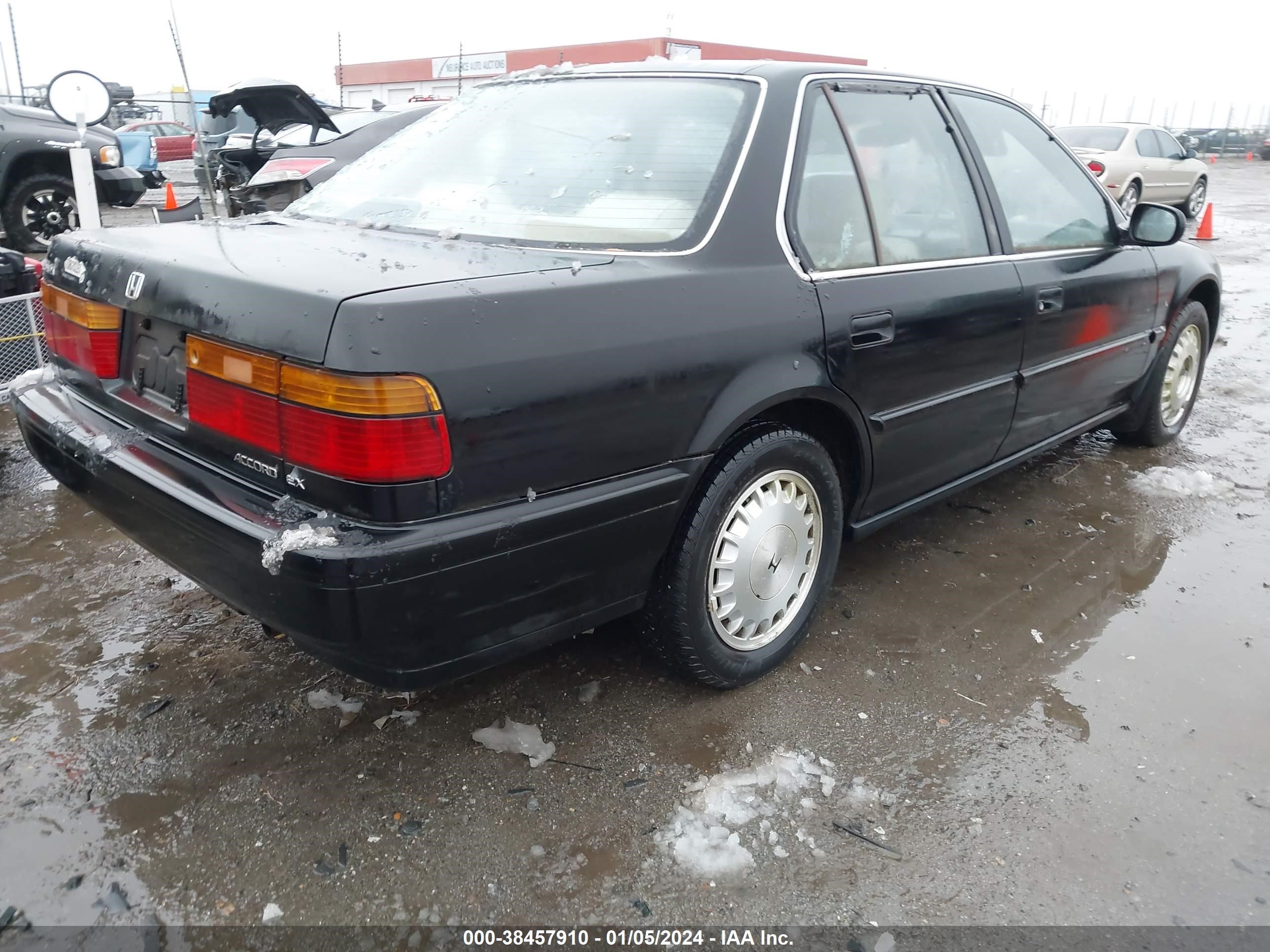 Photo 3 VIN: 1HGCB766XMA173683 - HONDA ACCORD 