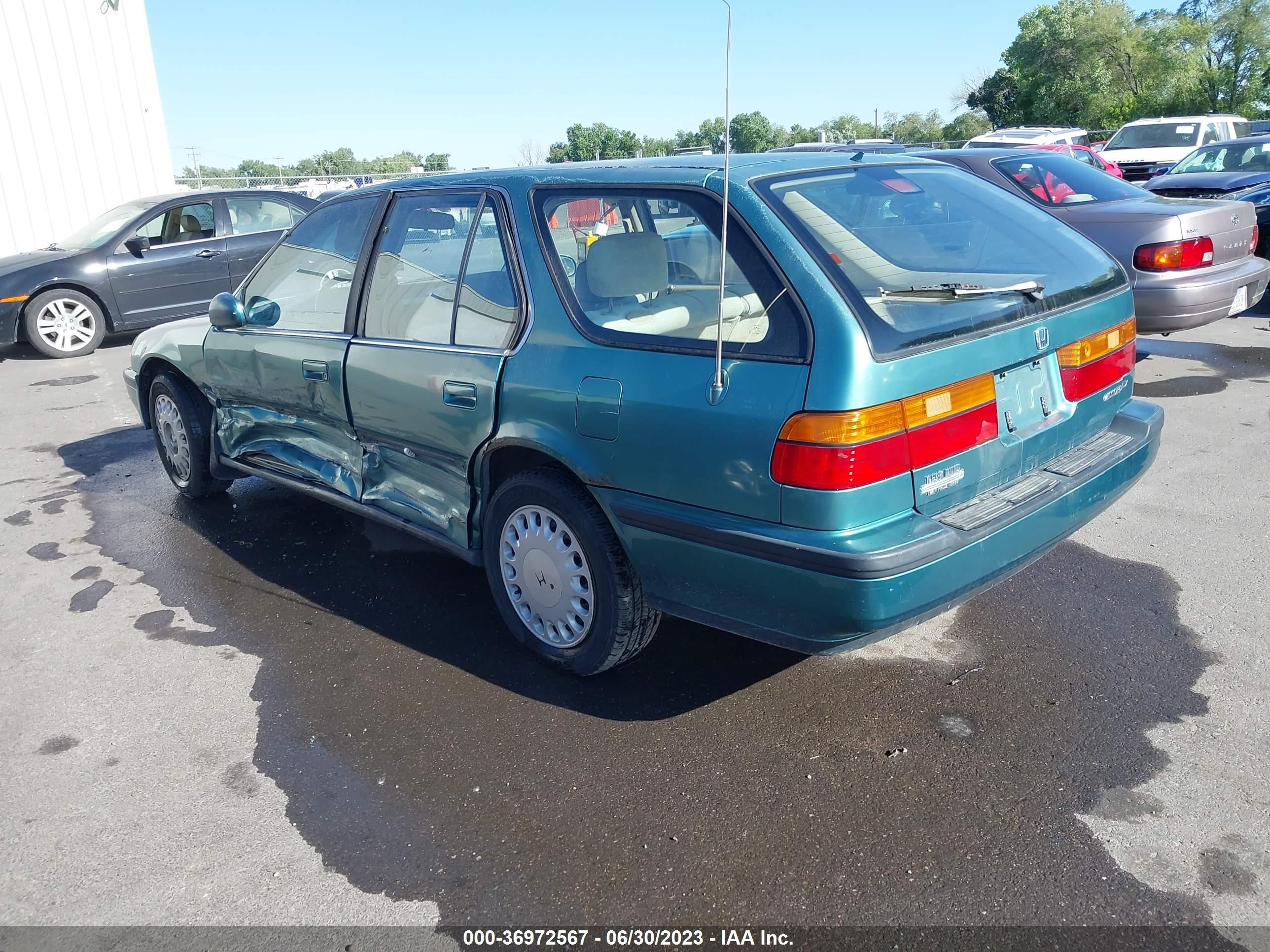 Photo 2 VIN: 1HGCB9858PA008168 - HONDA ACCORD 