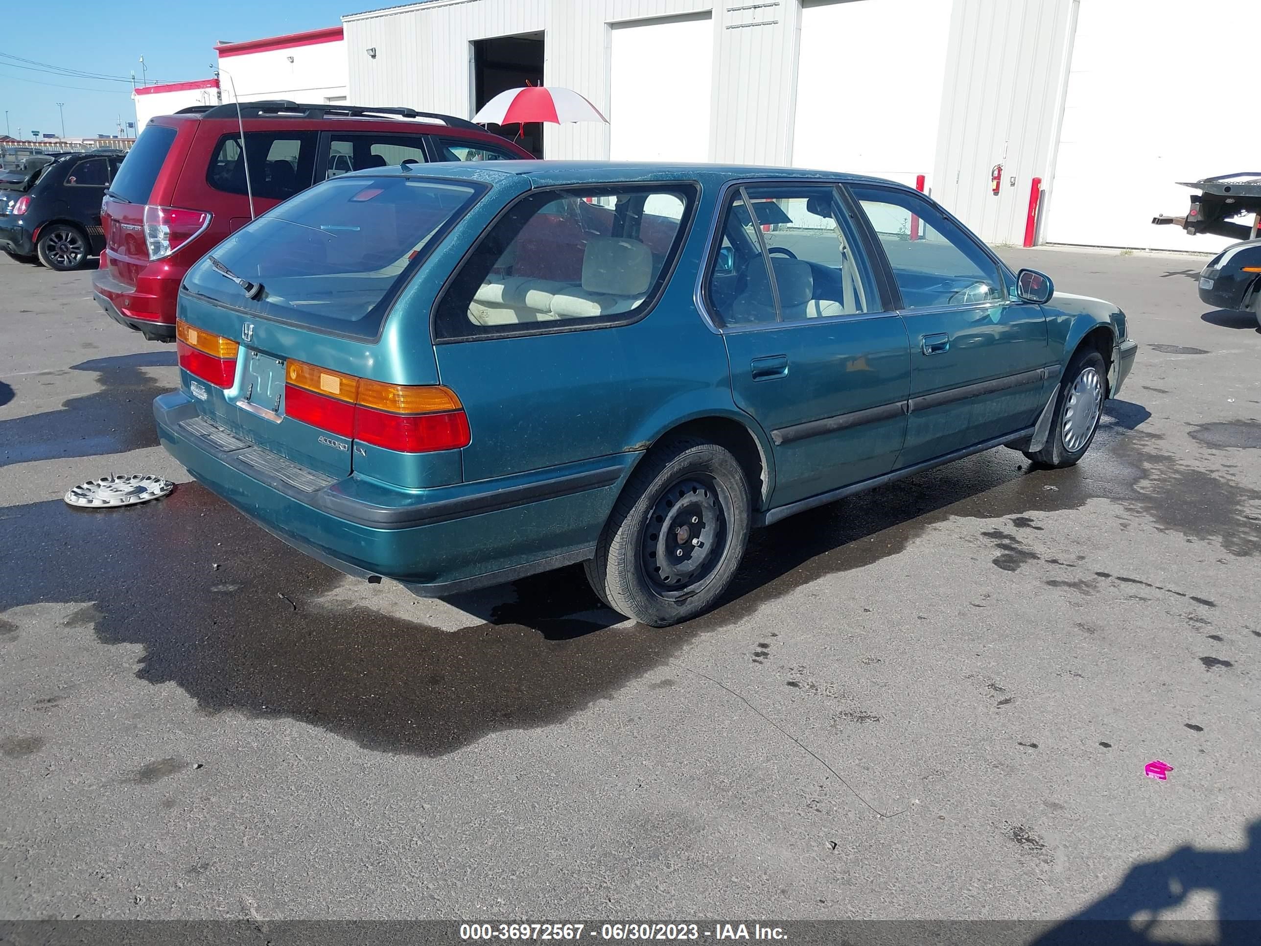 Photo 3 VIN: 1HGCB9858PA008168 - HONDA ACCORD 