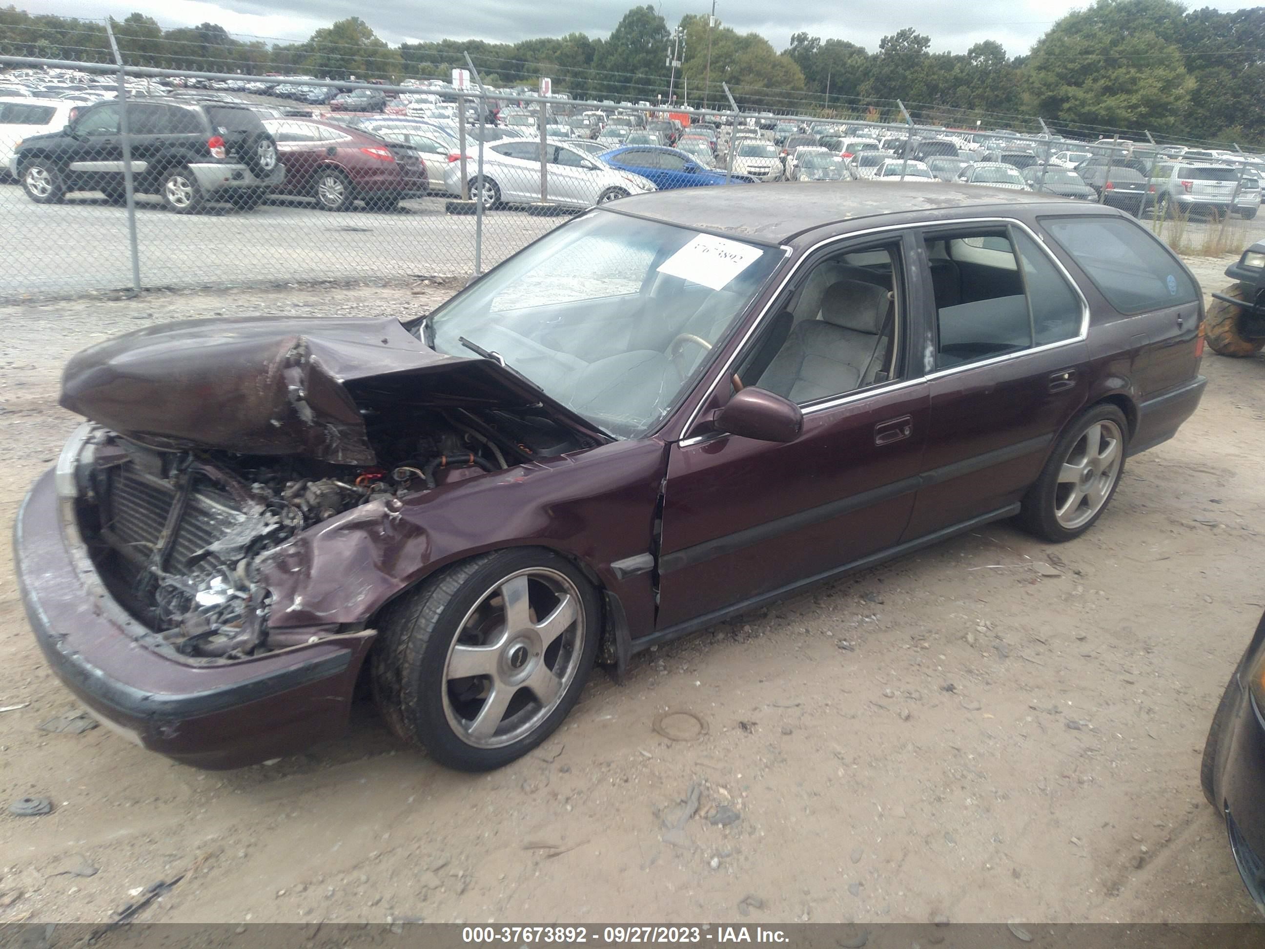 Photo 1 VIN: 1HGCB985XMA011780 - HONDA ACCORD 