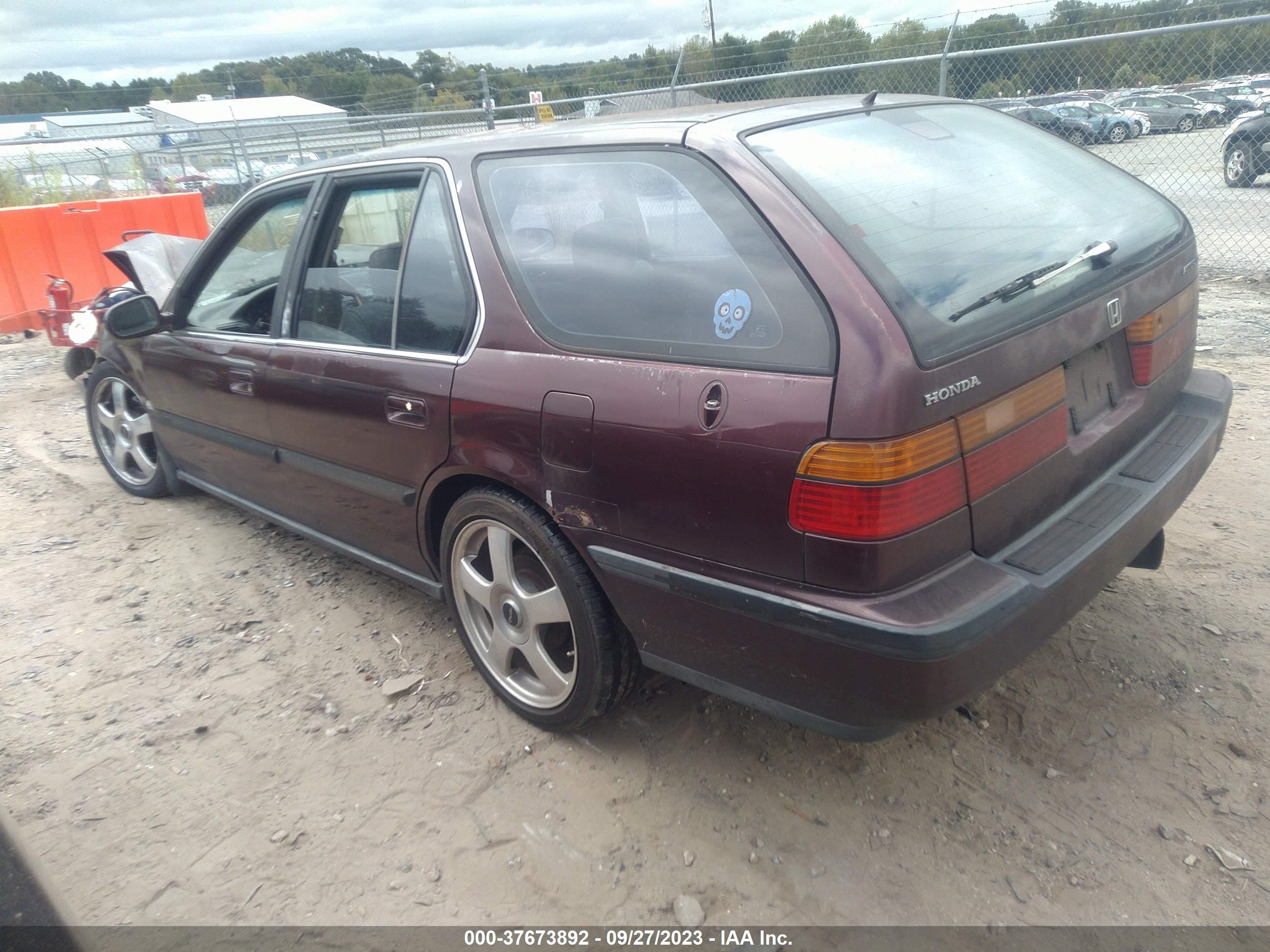 Photo 2 VIN: 1HGCB985XMA011780 - HONDA ACCORD 