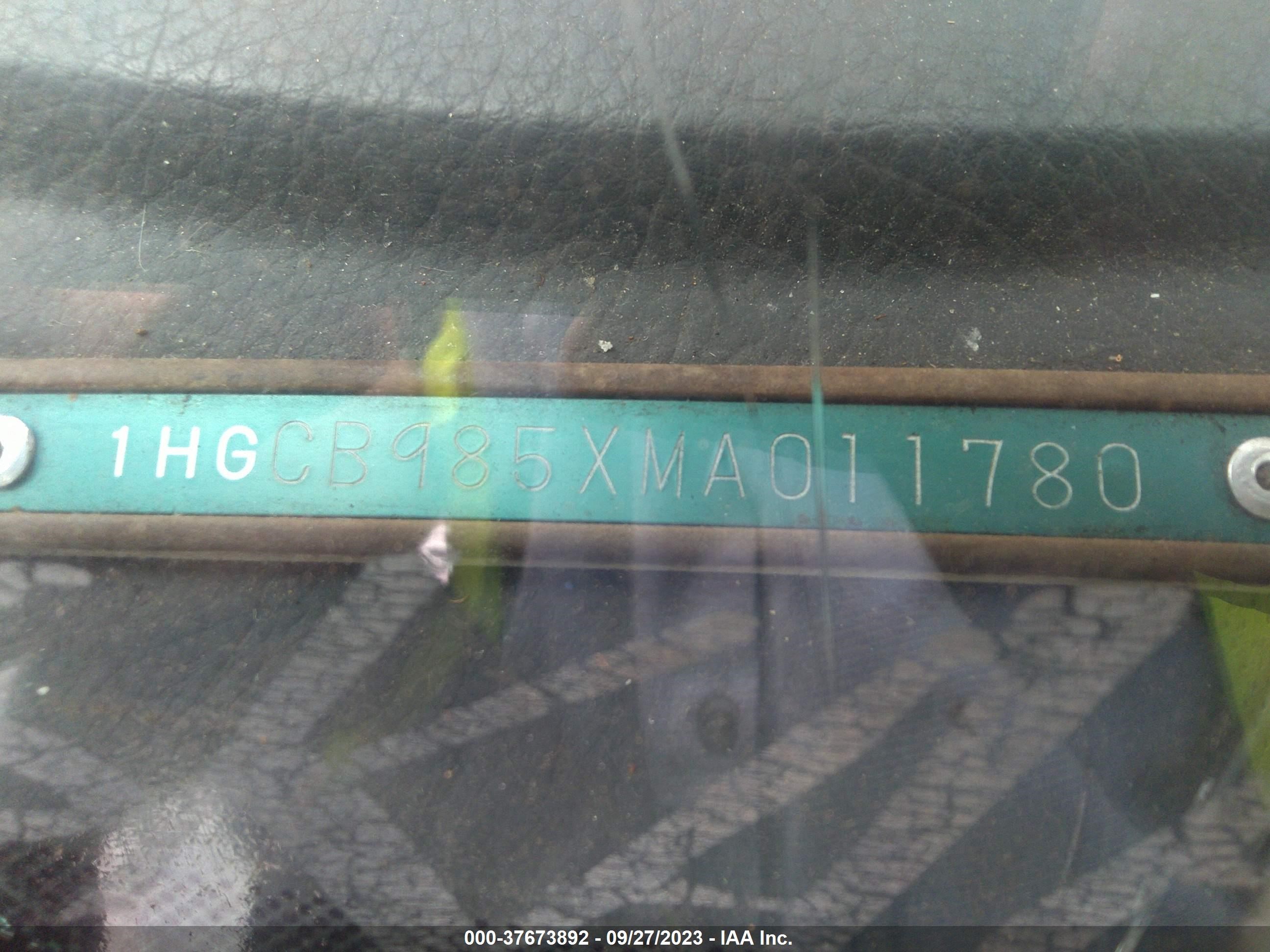 Photo 8 VIN: 1HGCB985XMA011780 - HONDA ACCORD 