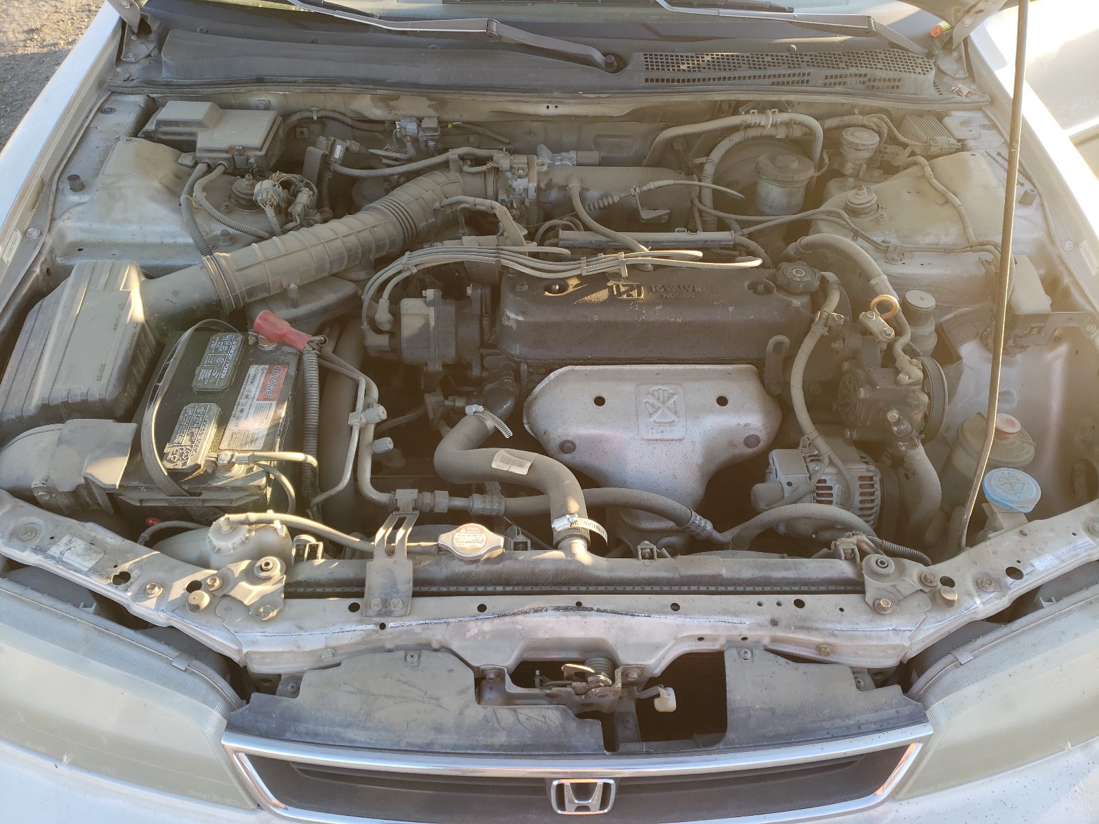 Photo 6 VIN: 1HGCD5526TA024103 - HONDA ACCORD DX 