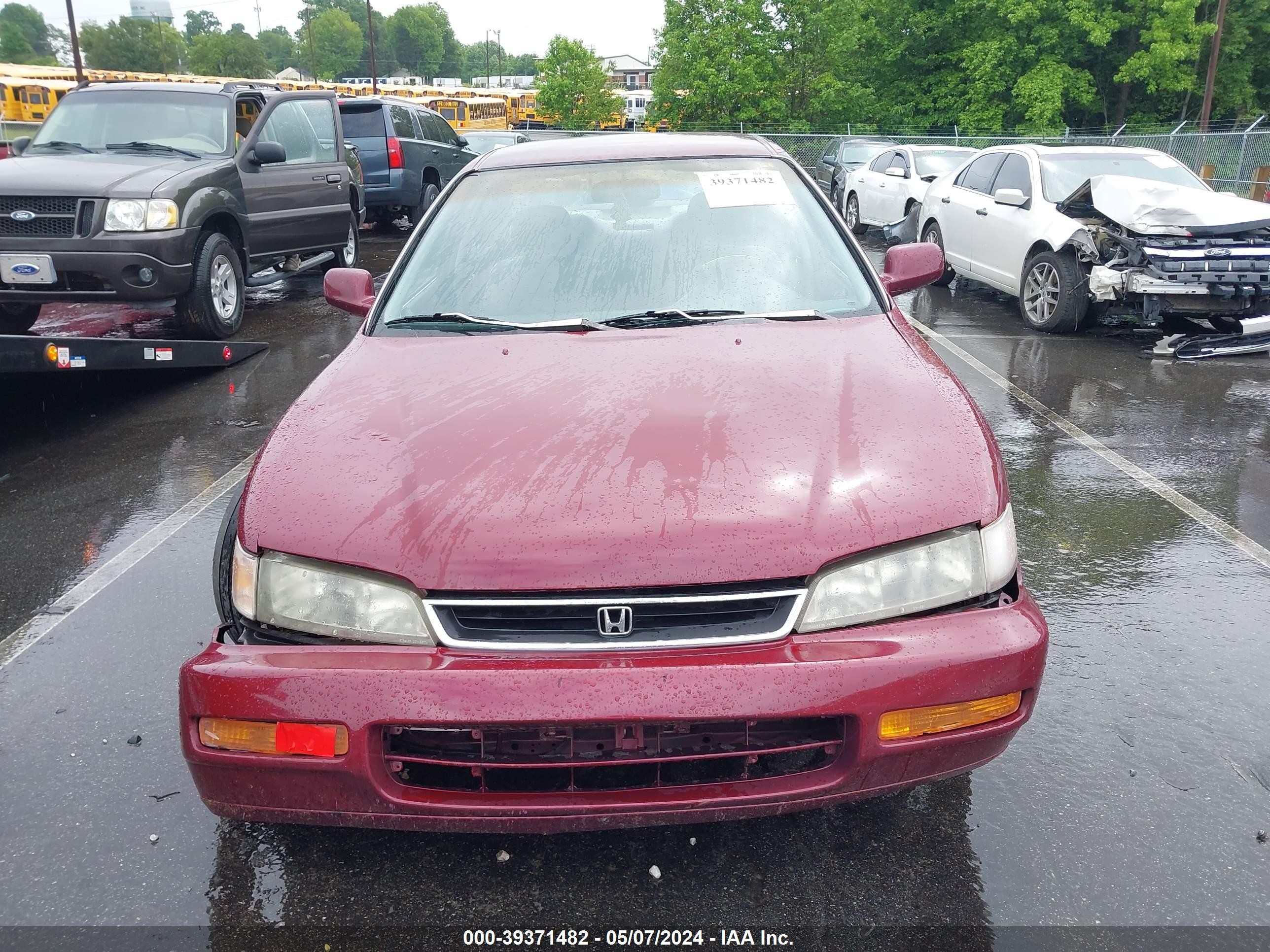 Photo 11 VIN: 1HGCD5532TA287908 - HONDA ACCORD 