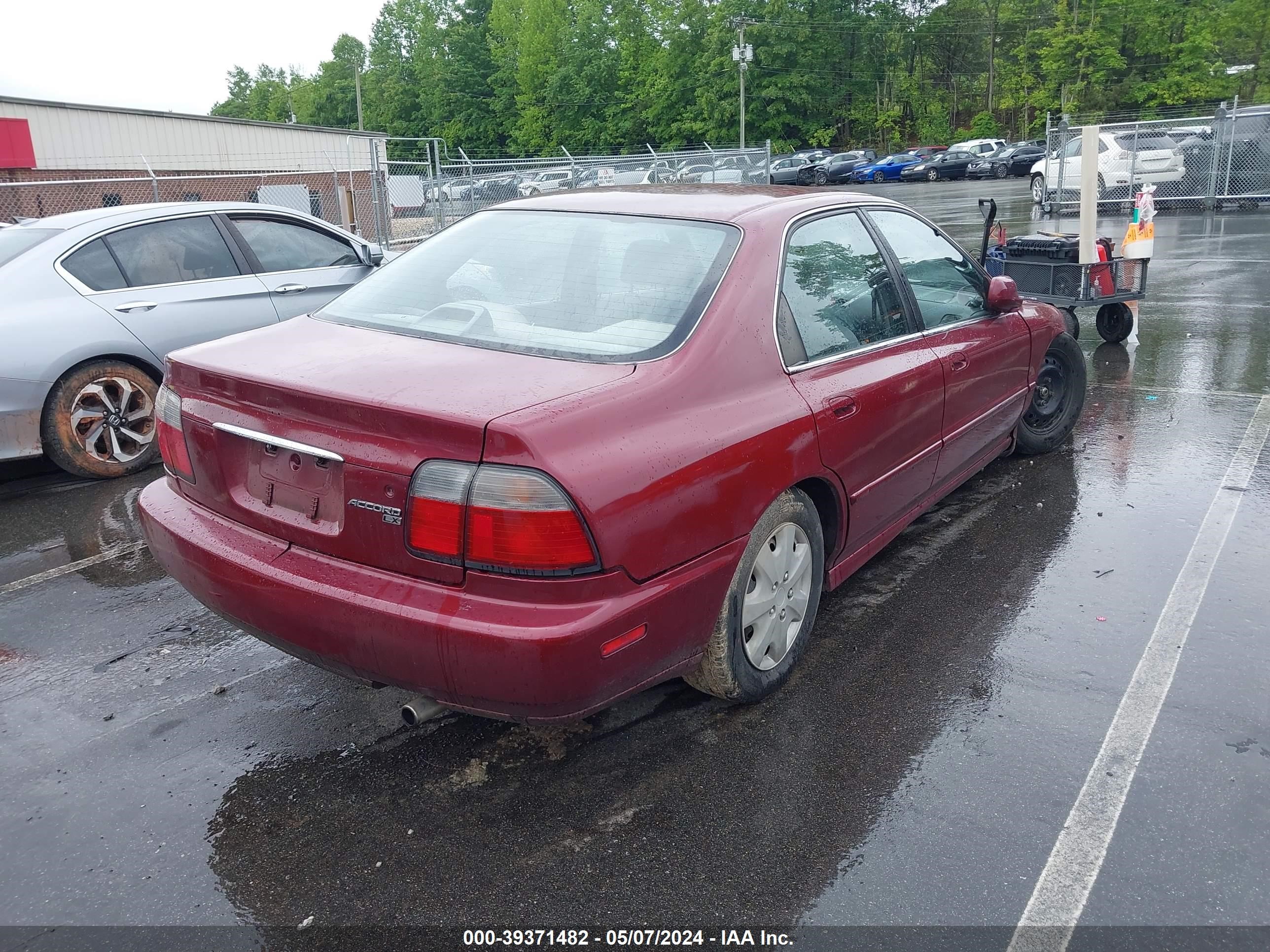 Photo 3 VIN: 1HGCD5532TA287908 - HONDA ACCORD 