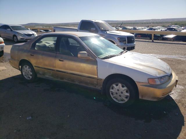 Photo 3 VIN: 1HGCD5533VA099210 - HONDA ACCORD LX 