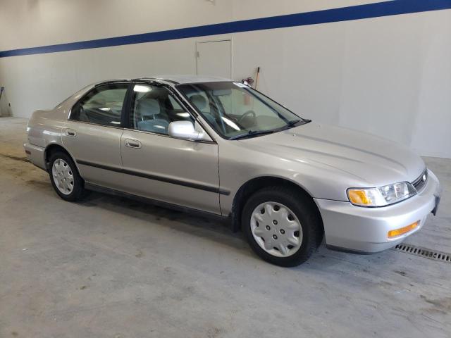 Photo 3 VIN: 1HGCD5533VA215571 - HONDA ACCORD 