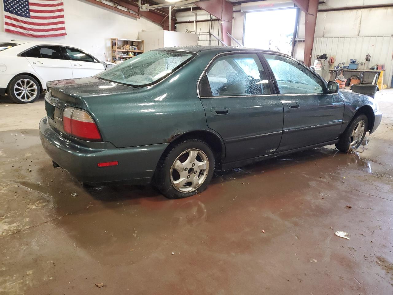 Photo 2 VIN: 1HGCD5535TA179525 - HONDA ACCORD 