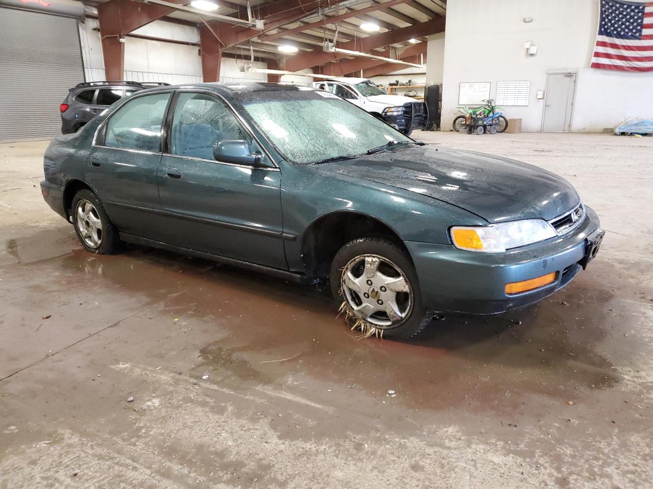 Photo 3 VIN: 1HGCD5535TA179525 - HONDA ACCORD 