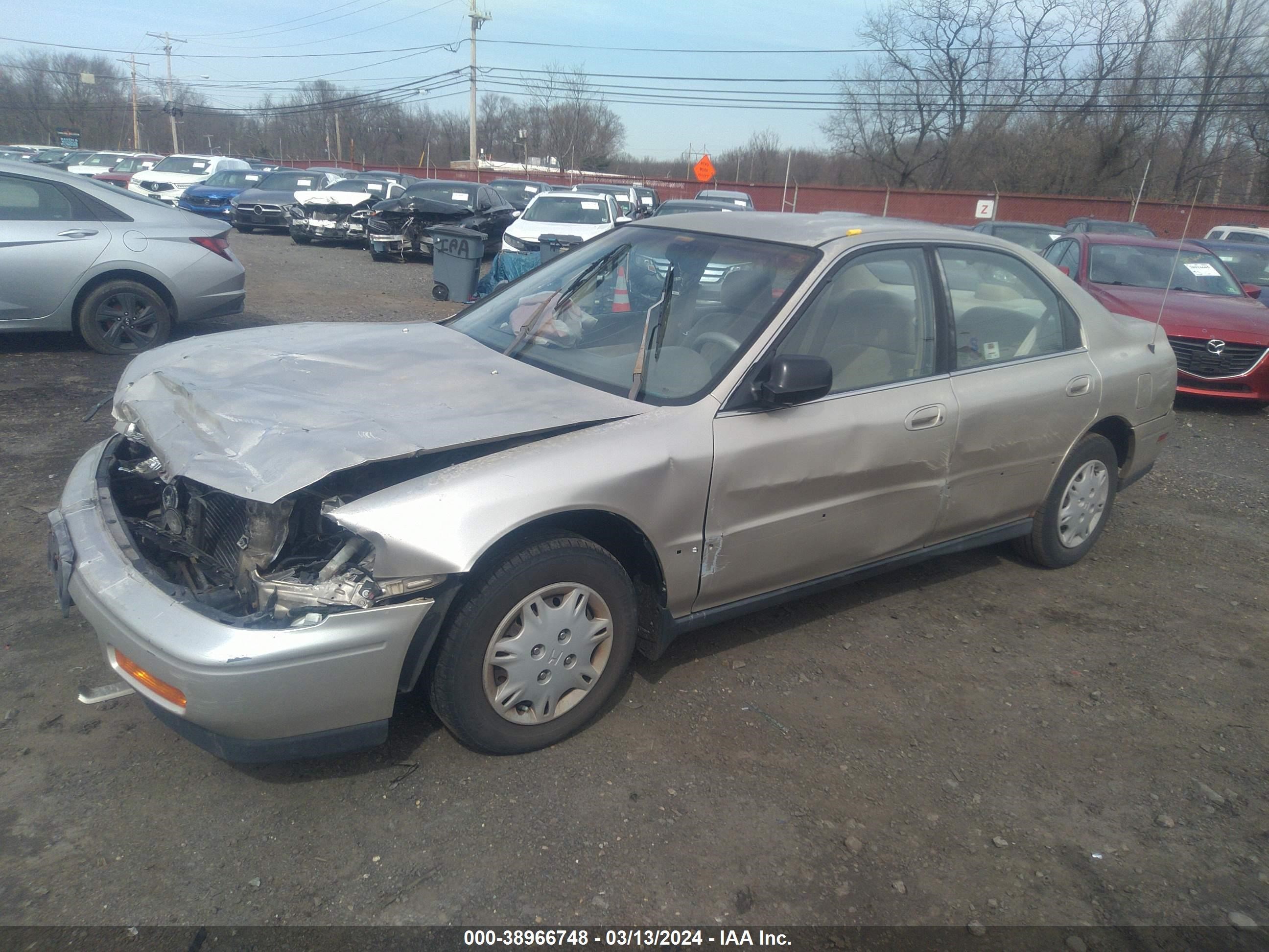 Photo 1 VIN: 1HGCD5538SA115669 - HONDA ACCORD 