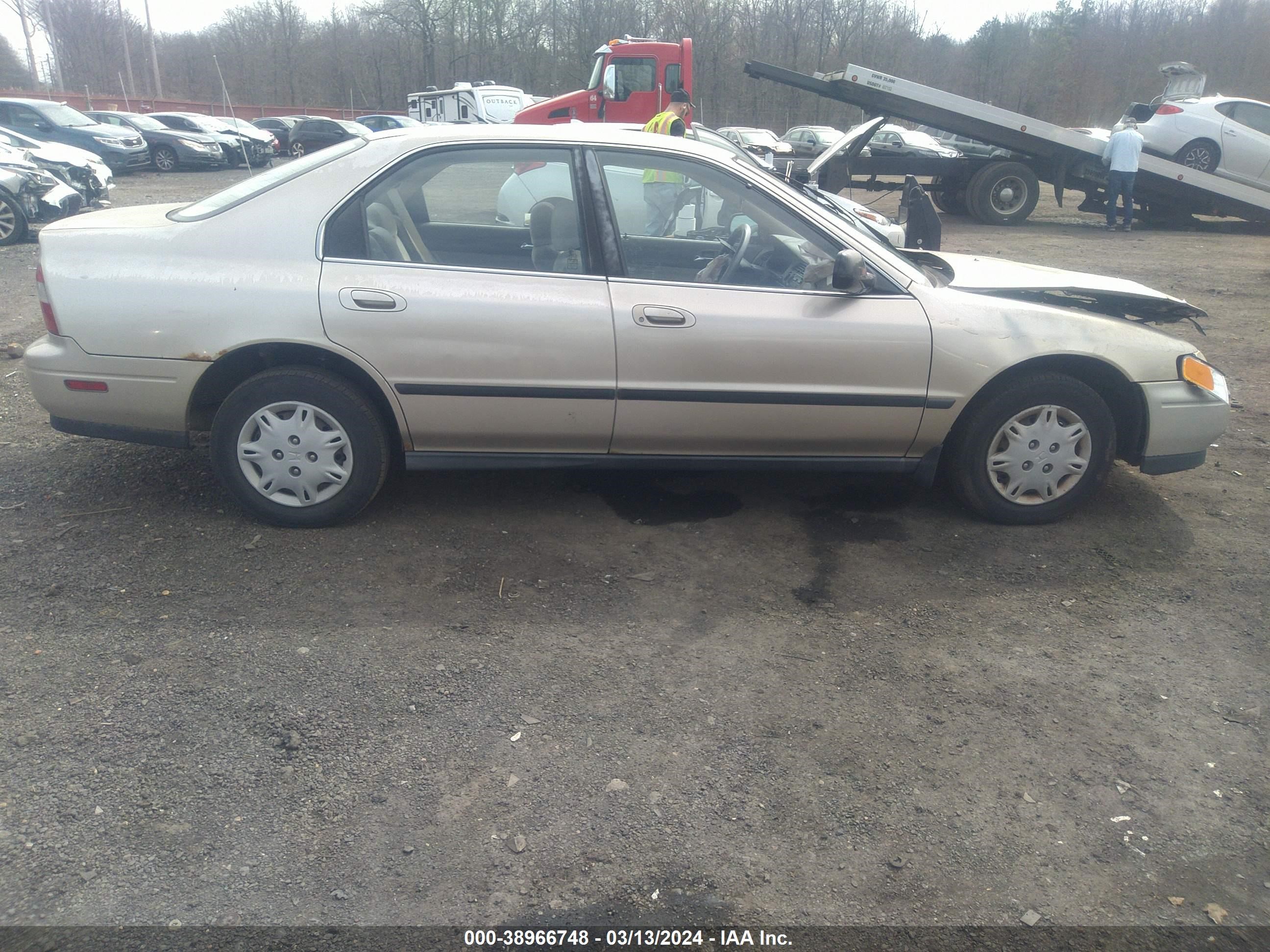 Photo 12 VIN: 1HGCD5538SA115669 - HONDA ACCORD 