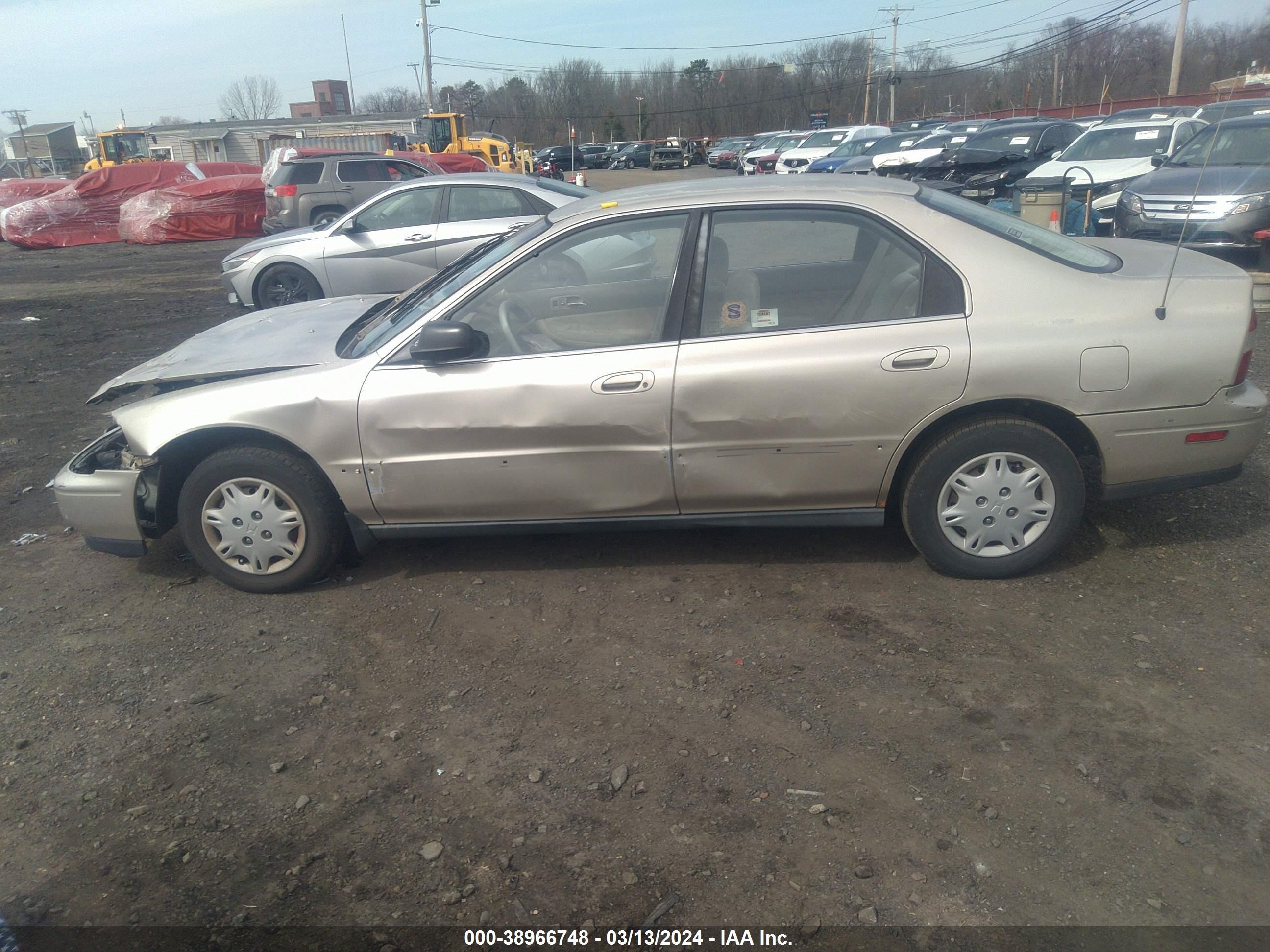 Photo 13 VIN: 1HGCD5538SA115669 - HONDA ACCORD 