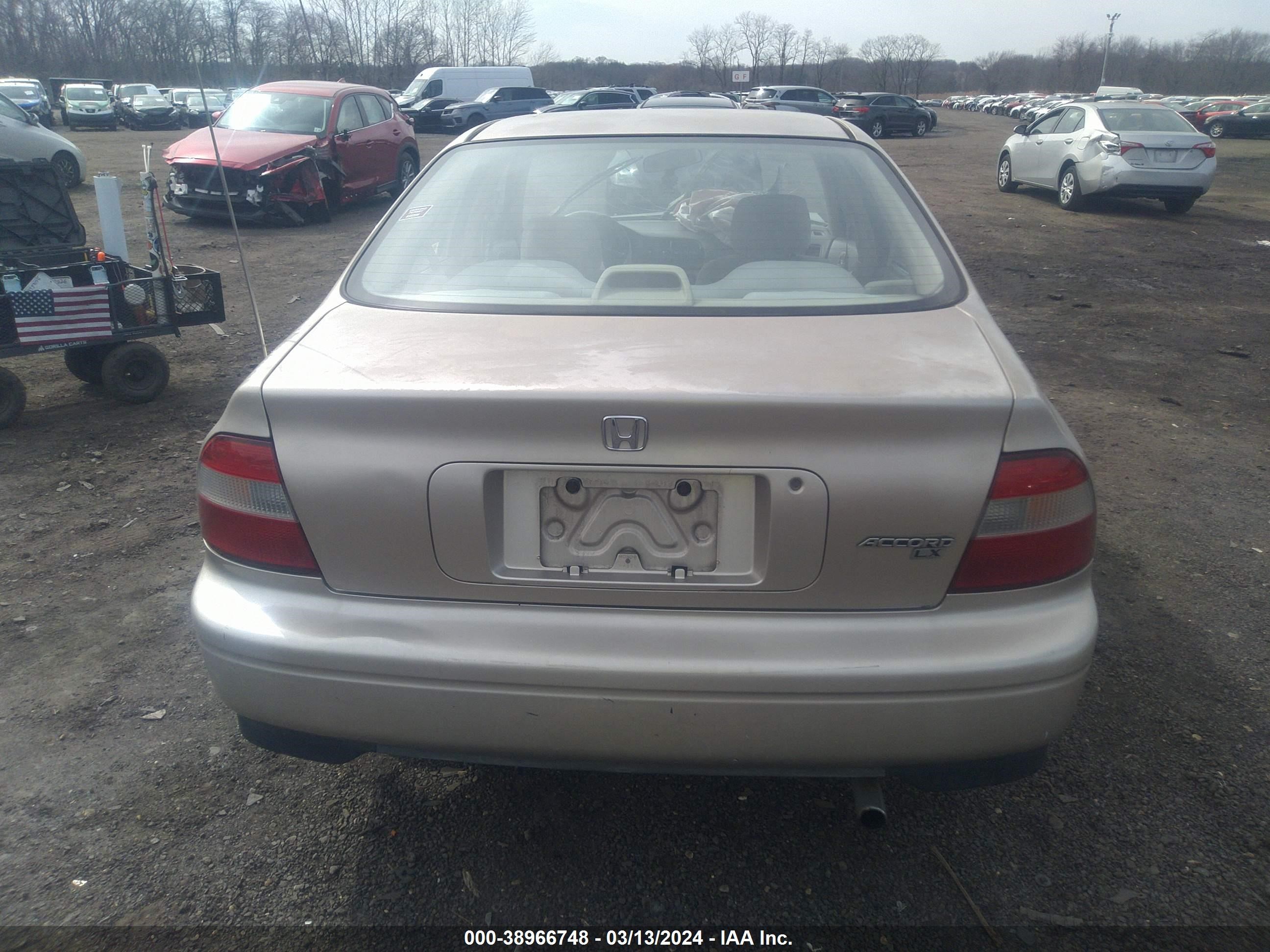 Photo 15 VIN: 1HGCD5538SA115669 - HONDA ACCORD 