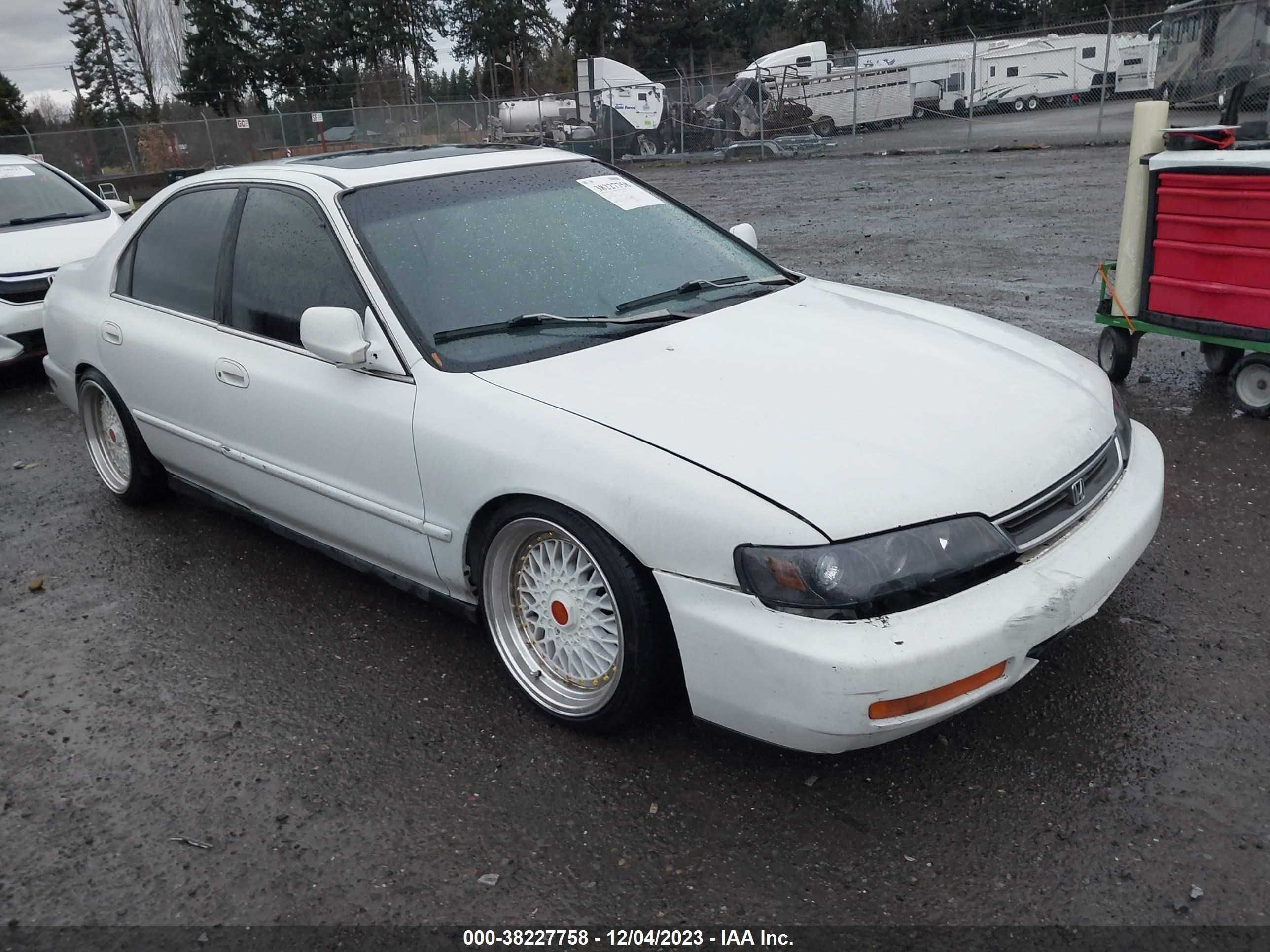 Photo 0 VIN: 1HGCD5567TA202829 - HONDA ACCORD 