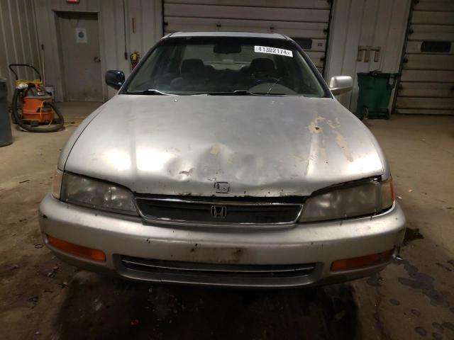 Photo 4 VIN: 1HGCD5600VA087178 - HONDA ACCORD 