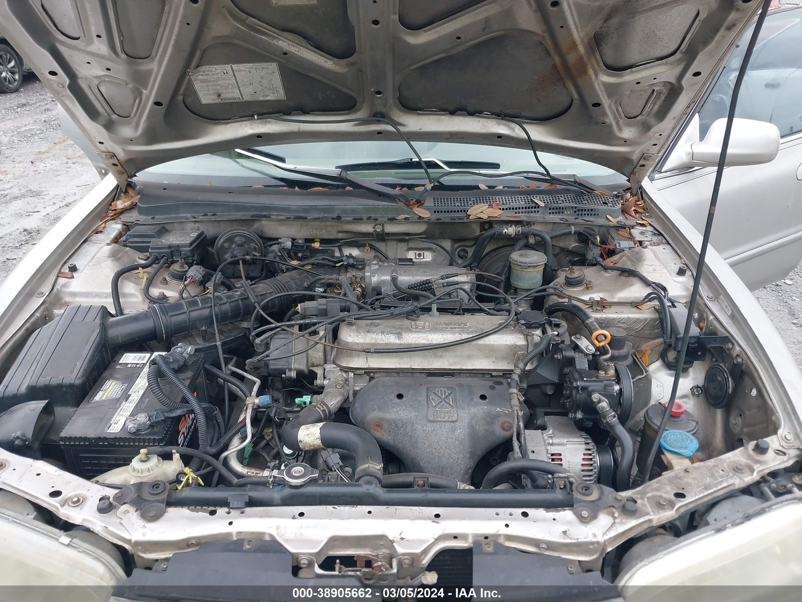 Photo 9 VIN: 1HGCD5603VA262491 - HONDA ACCORD 