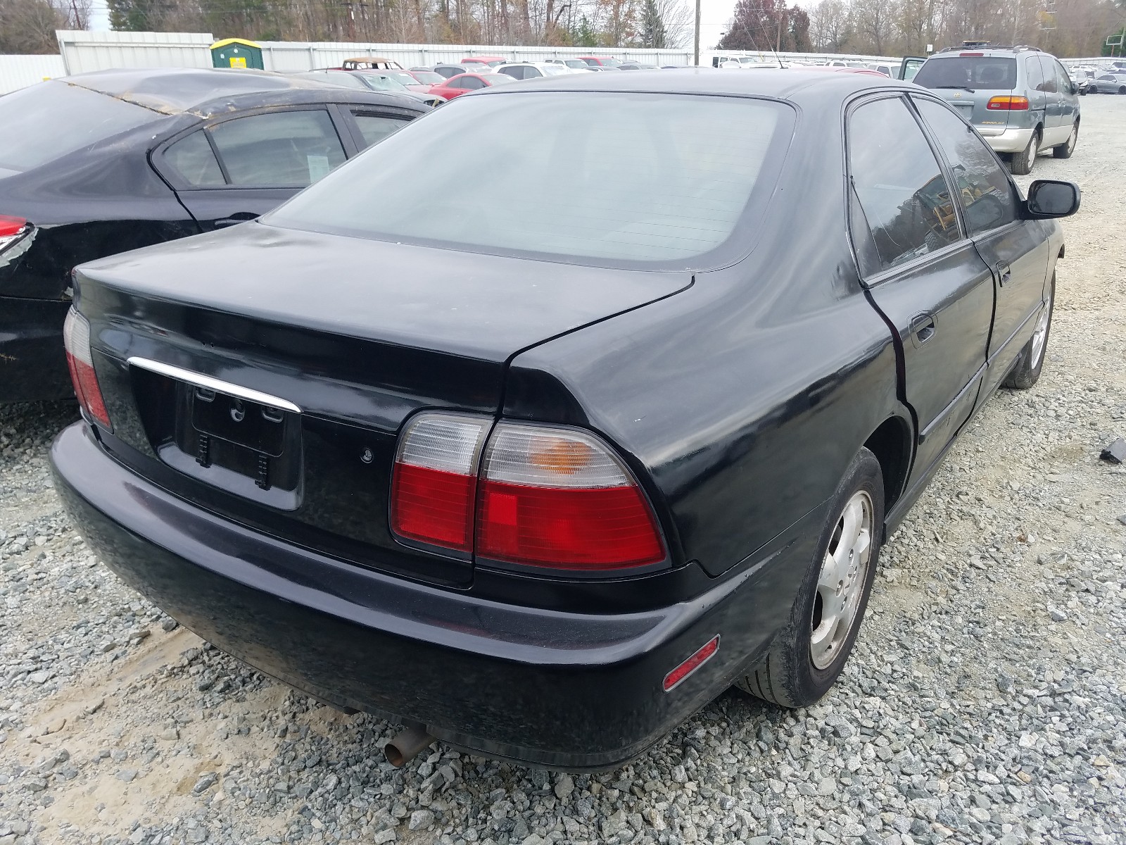 Photo 3 VIN: 1HGCD5604VA190278 - HONDA ACCORD SE 