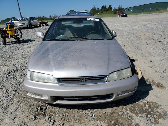 Photo 4 VIN: 1HGCD5606VA241909 - HONDA ACCORD SE 