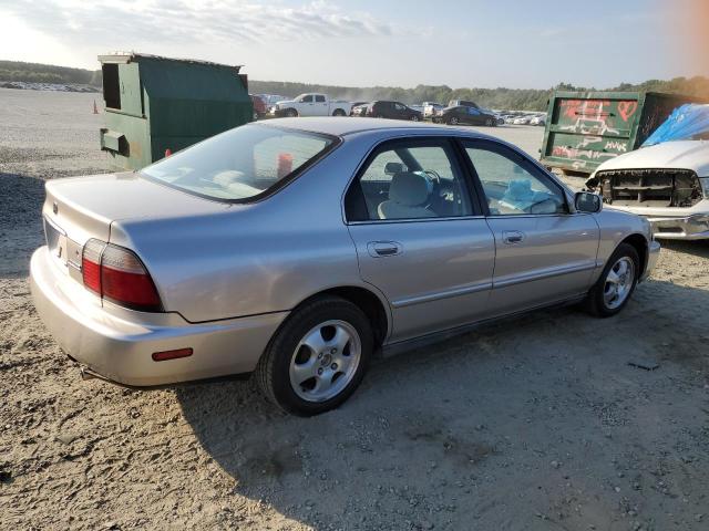 Photo 2 VIN: 1HGCD5608VA153766 - HONDA ACCORD SE 