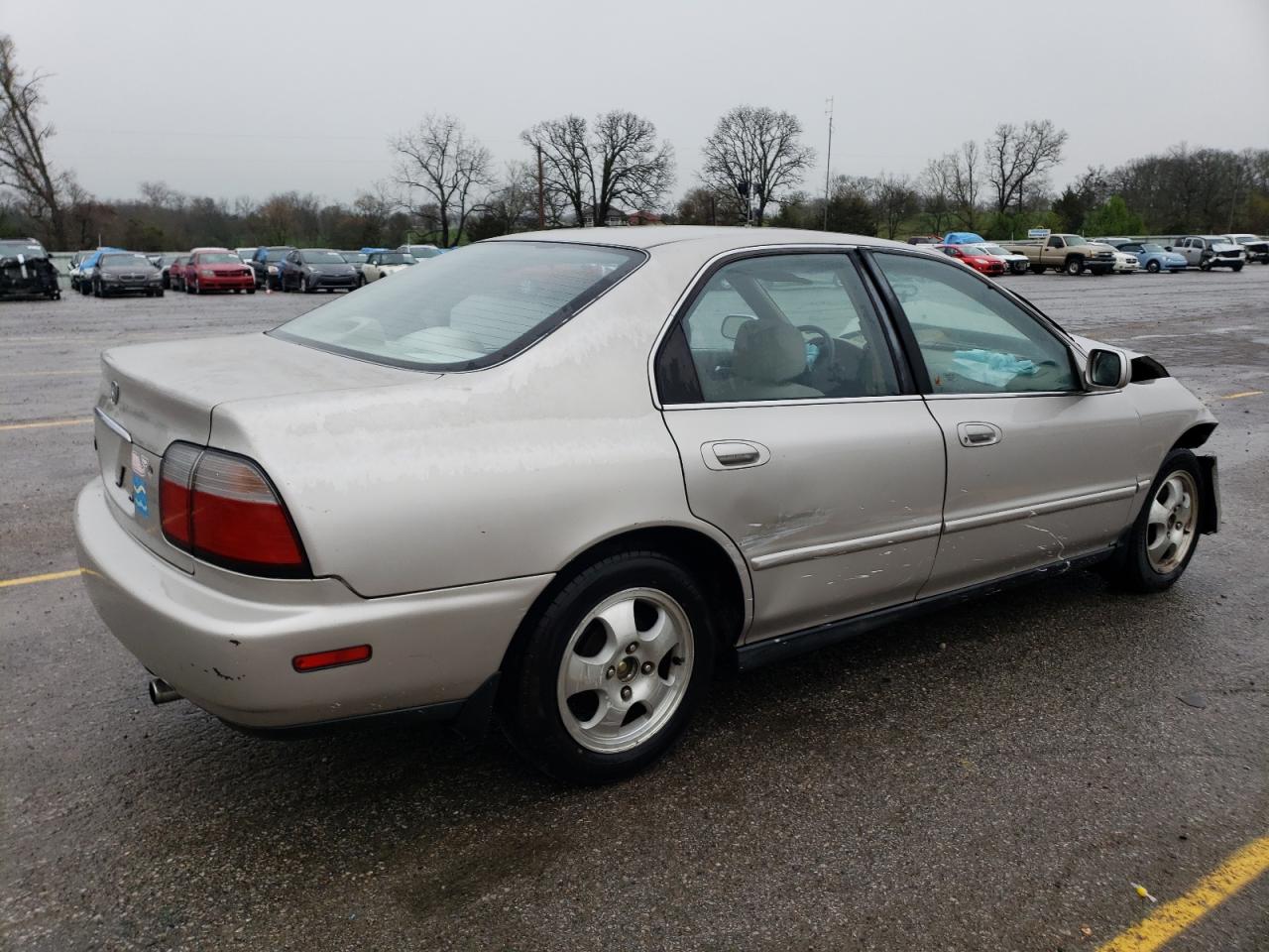 Photo 2 VIN: 1HGCD5609VA160306 - HONDA ACCORD 