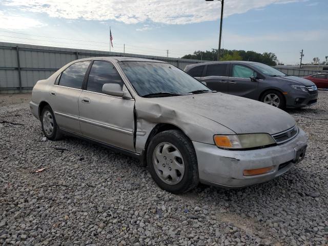 Photo 3 VIN: 1HGCD560XVA164185 - HONDA ACCORD SE 