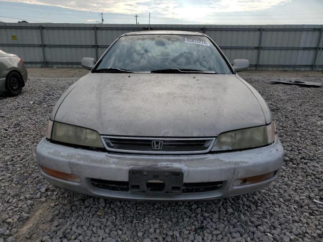 Photo 4 VIN: 1HGCD560XVA164185 - HONDA ACCORD SE 