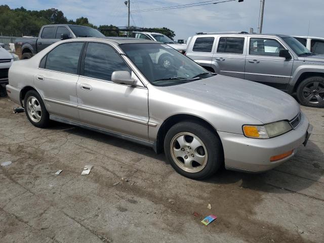 Photo 3 VIN: 1HGCD560XVA272709 - HONDA ACCORD SE 