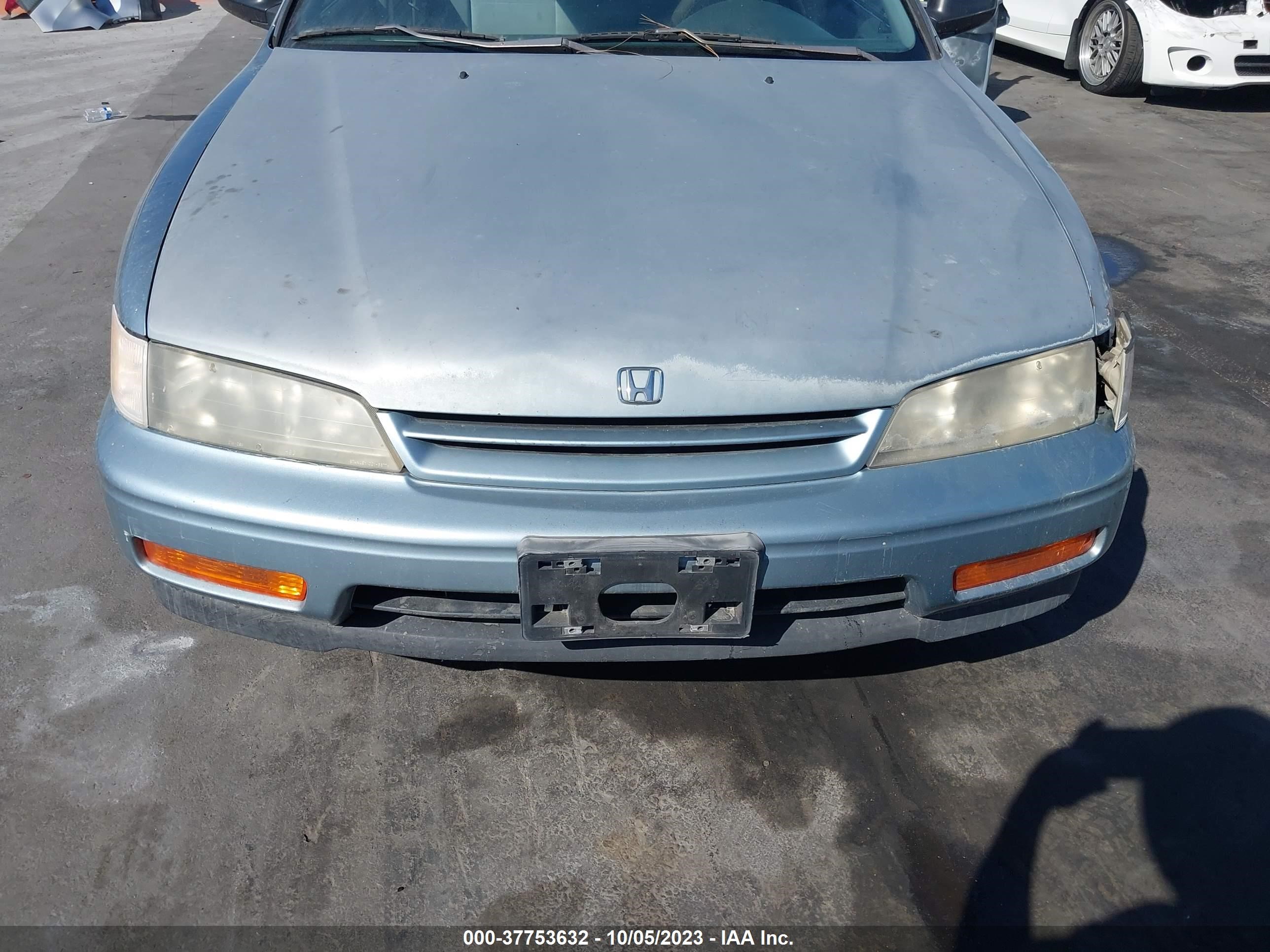 Photo 10 VIN: 1HGCD5629RA138247 - HONDA ACCORD 