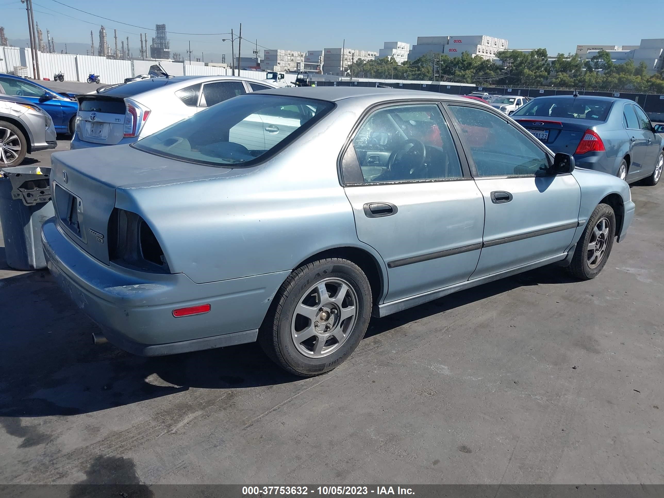 Photo 3 VIN: 1HGCD5629RA138247 - HONDA ACCORD 